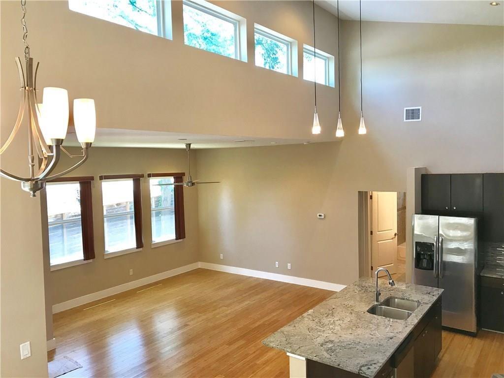 2708 Oak Springs Dr, Austin, TX 78702