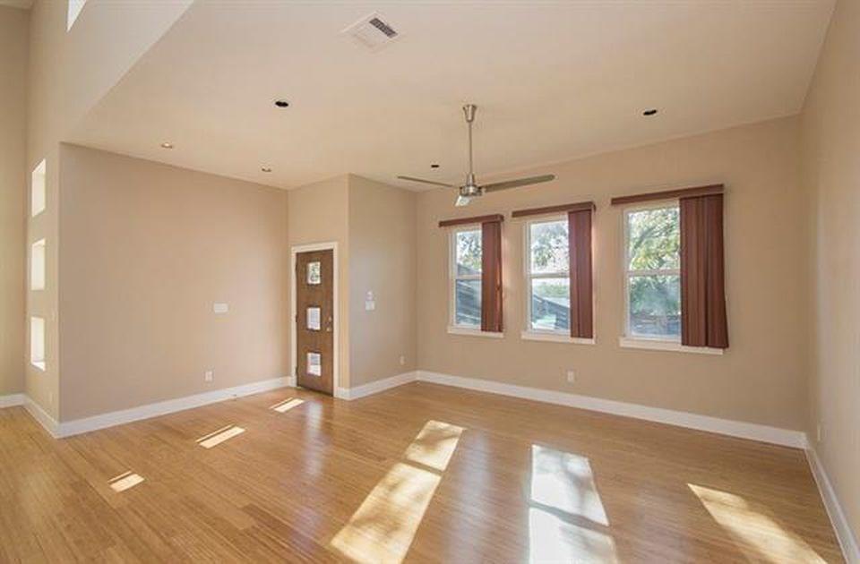 2708 Oak Springs Dr, Austin, TX 78702