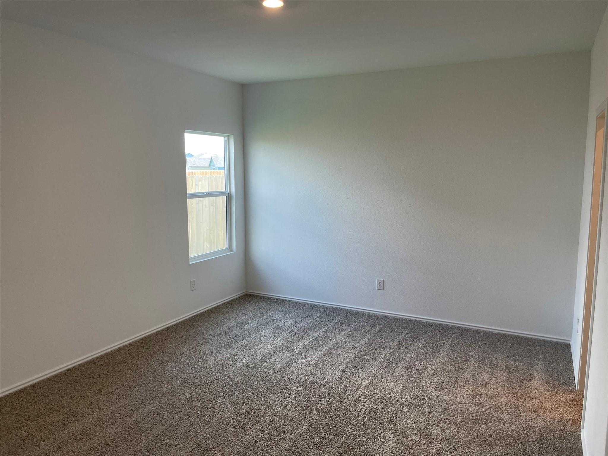 428 Halfmoon Dr, Lockhart, TX 78644