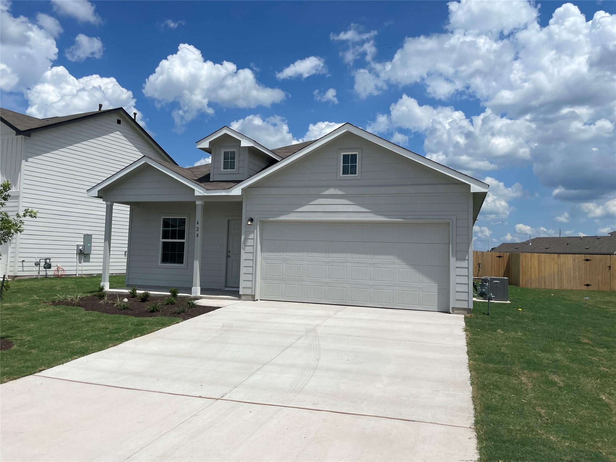 428 Halfmoon Dr, Lockhart, TX 78644