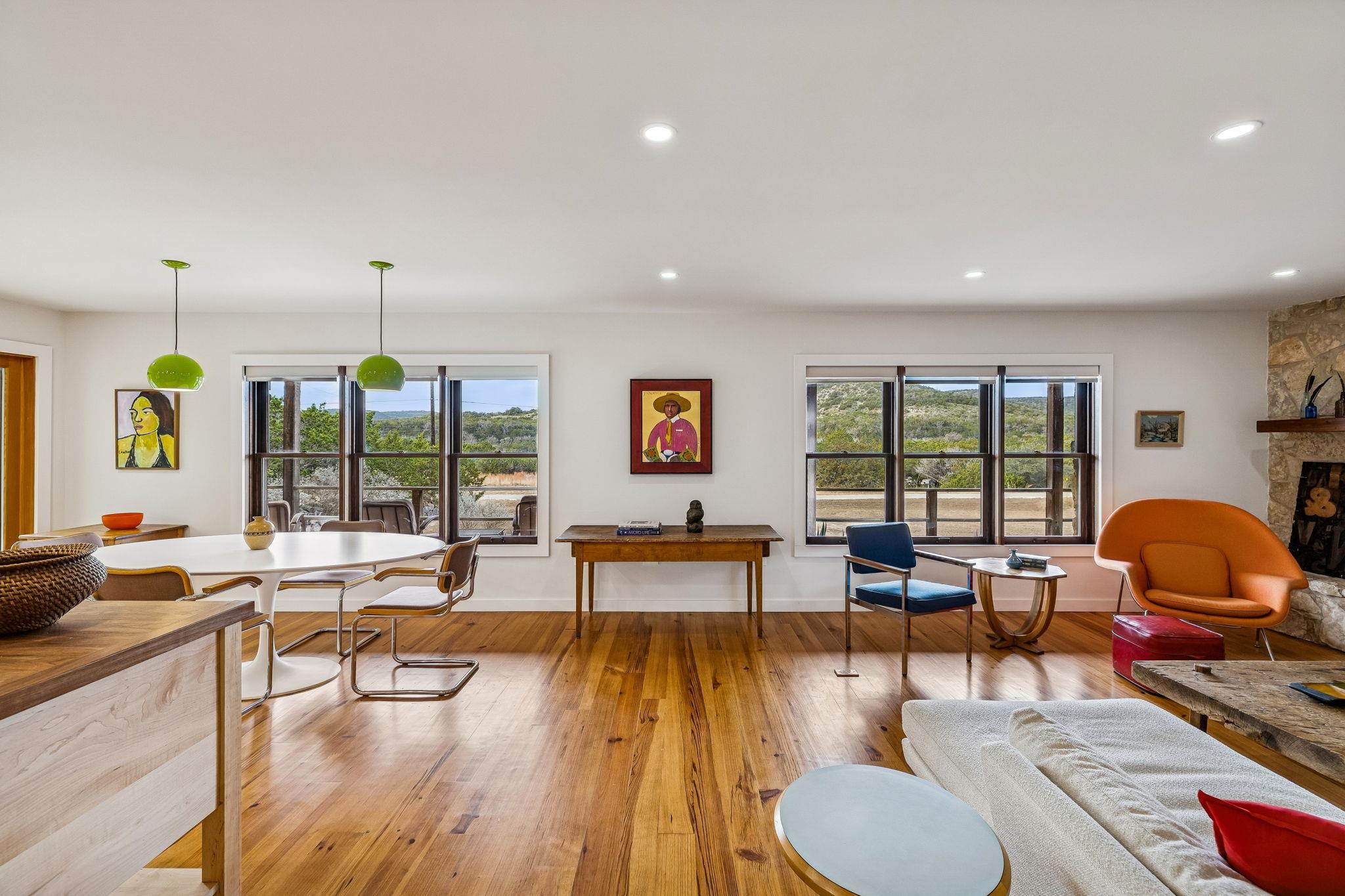 299 Live Oak Trl, Utopia, TX 78883