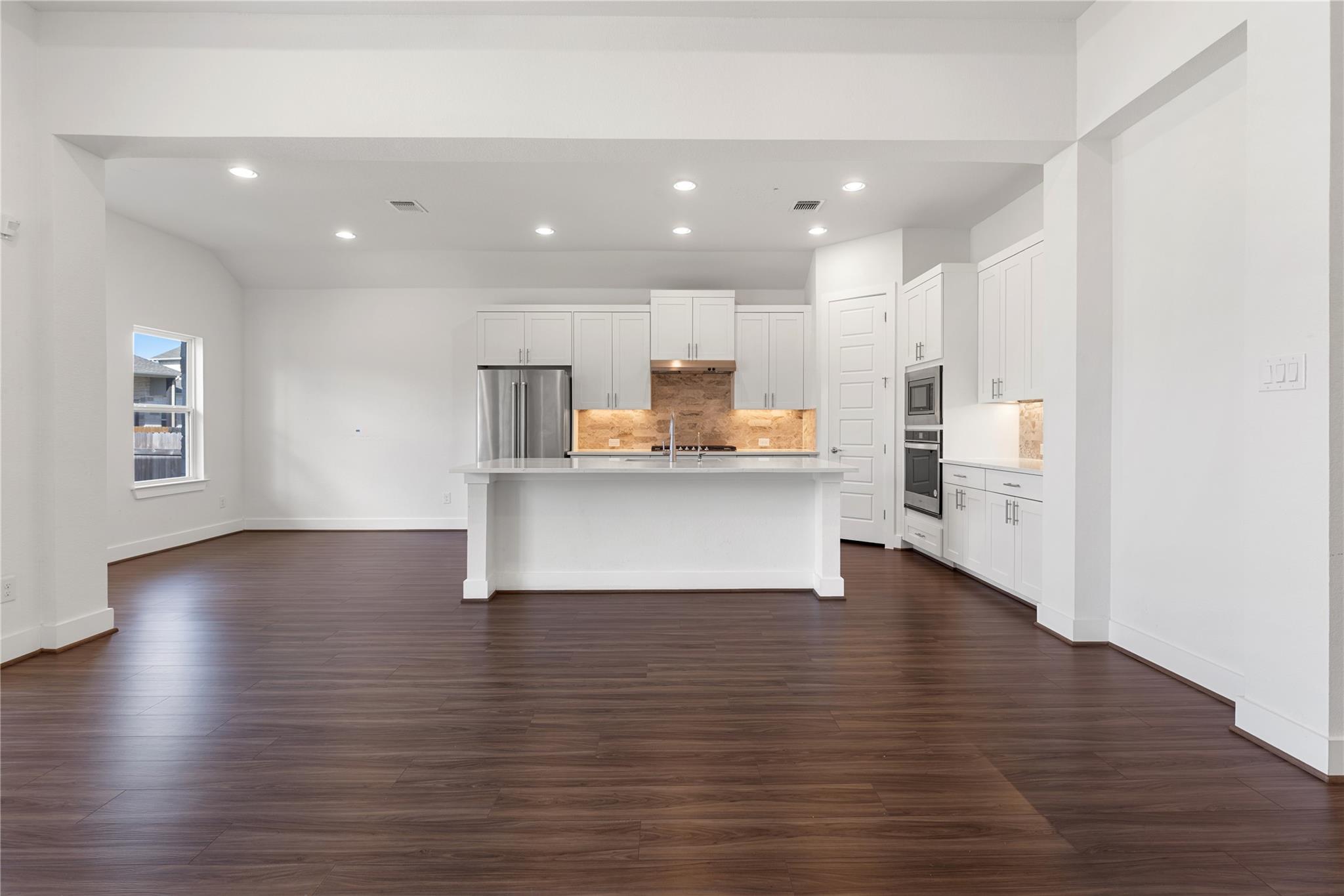 819 Great Lawn Bnd, Liberty Hill, TX 78642