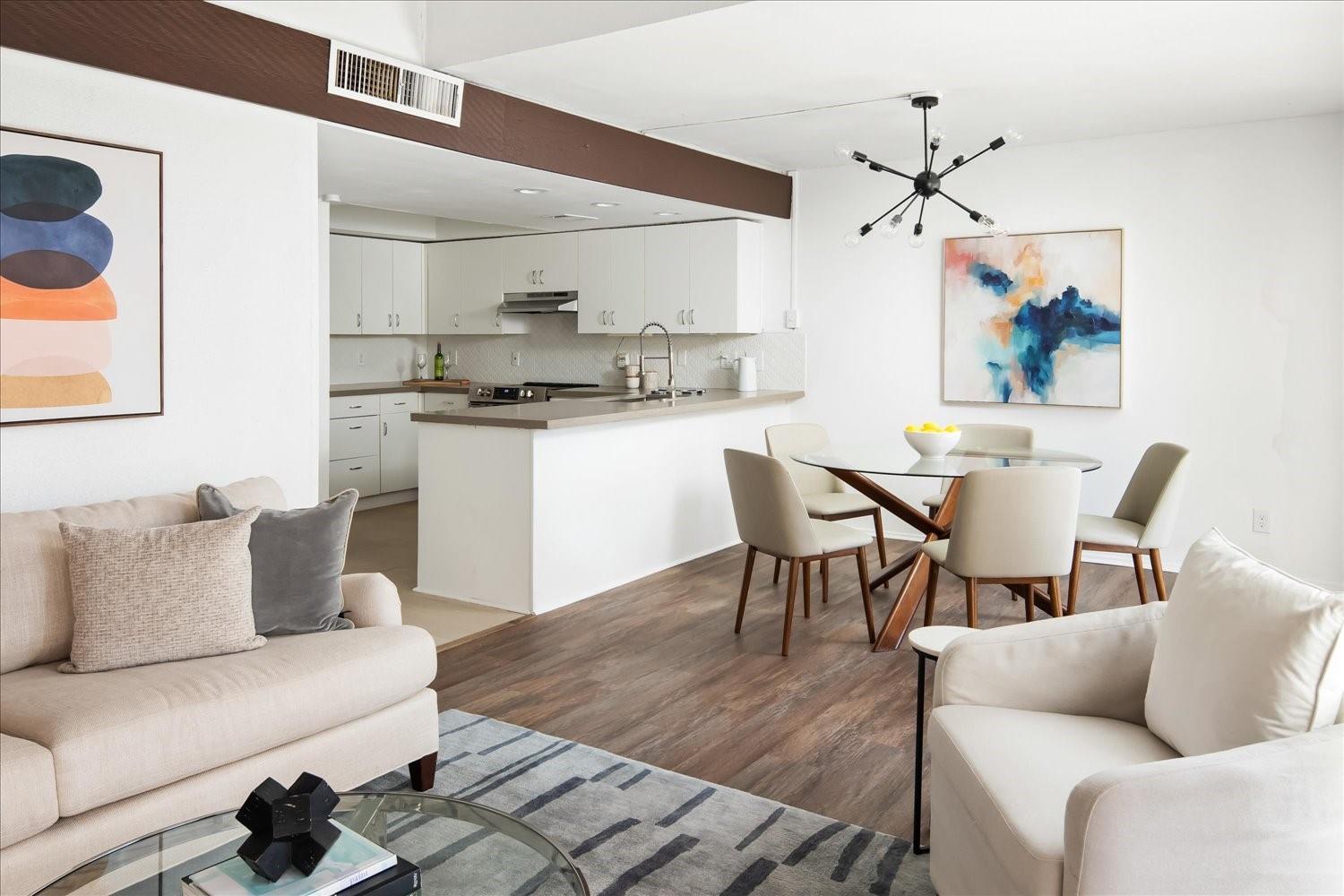 559 Demarett Dr, Point Venture, TX 78645