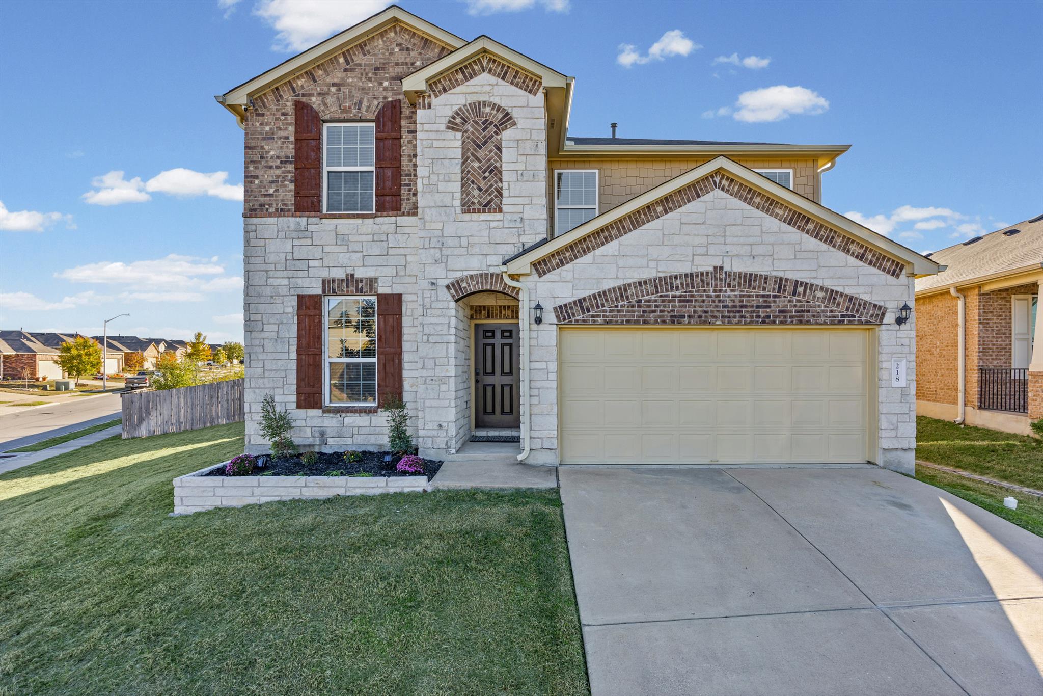 218 Lyre Leaf Dr, Buda, TX 78610
