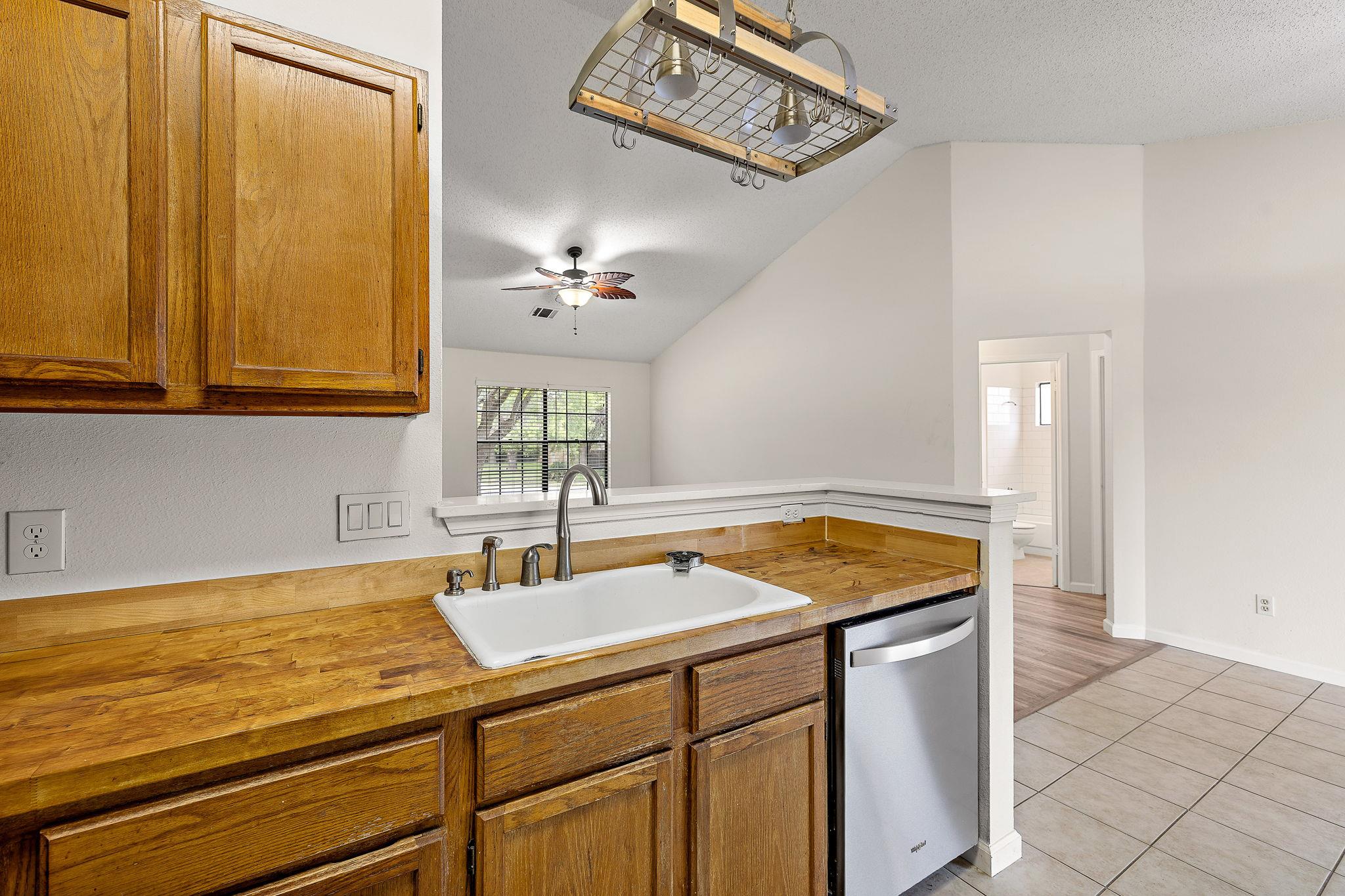 1705 Laurel Path, Round Rock, TX 78664