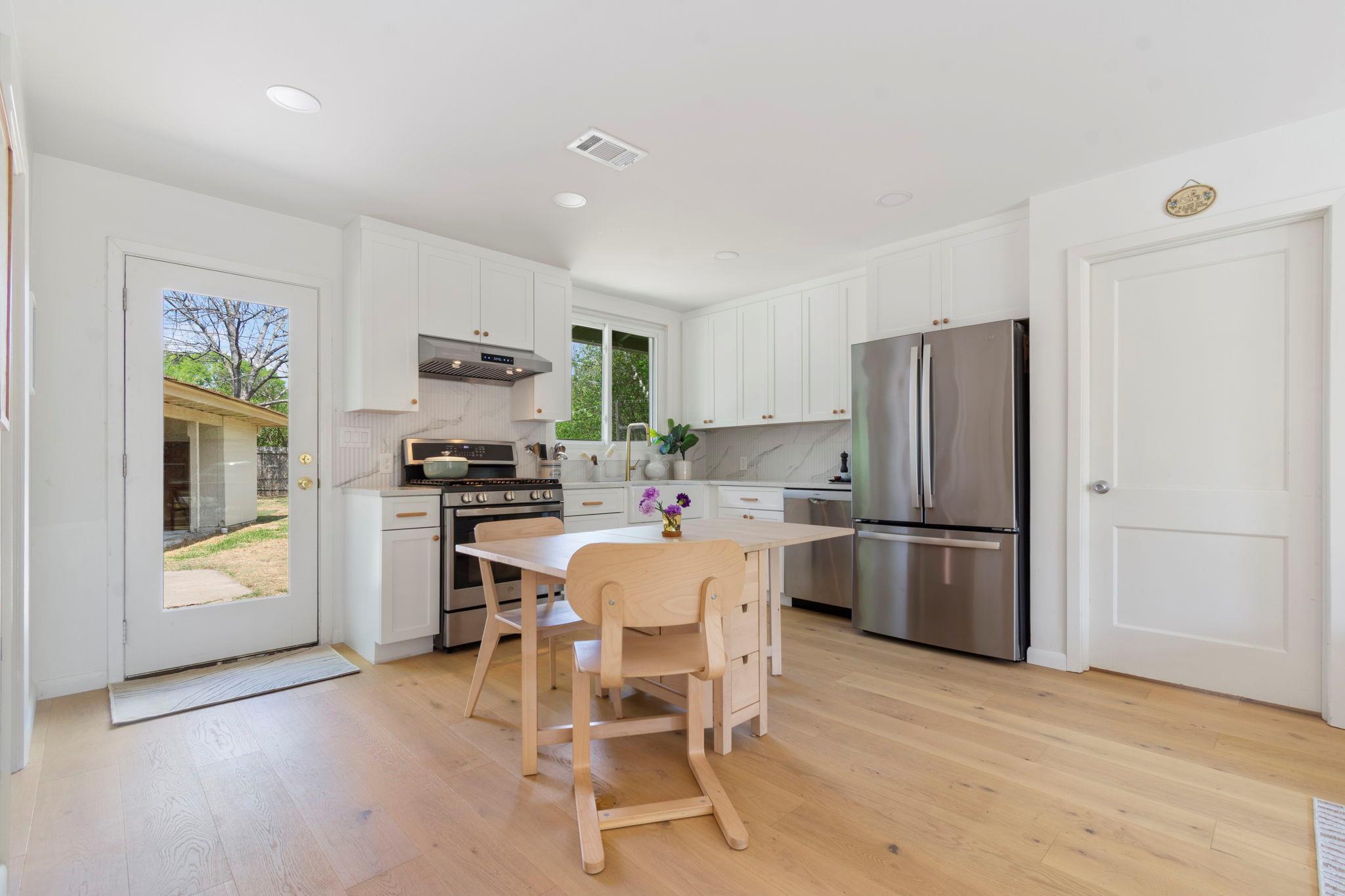 1610 Corona Dr, Austin, TX 78723