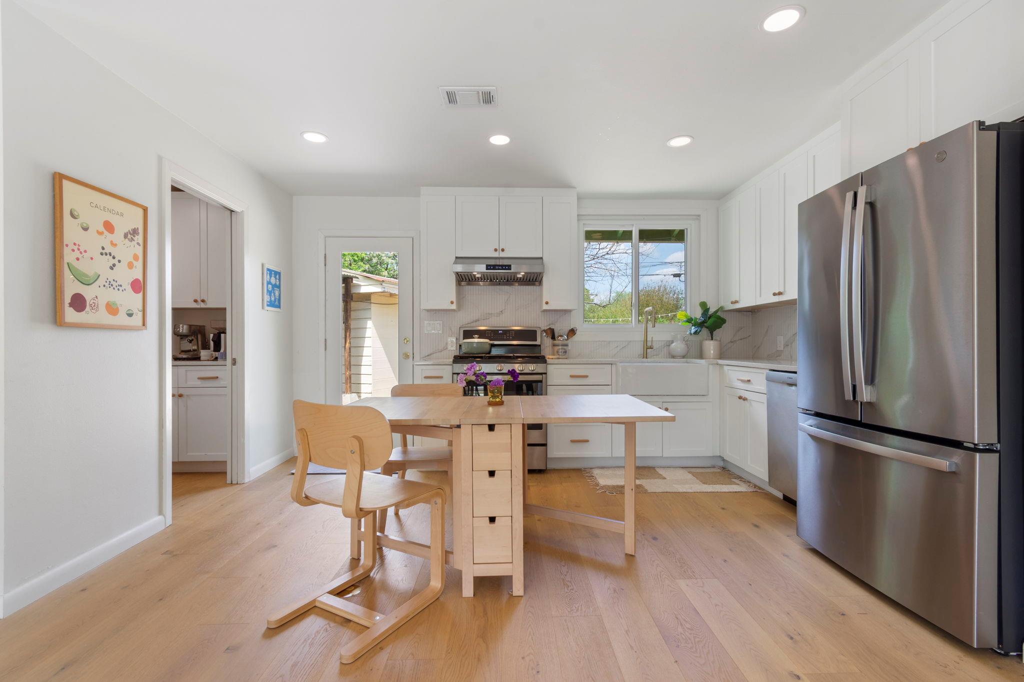 1610 Corona Dr, Austin, TX 78723