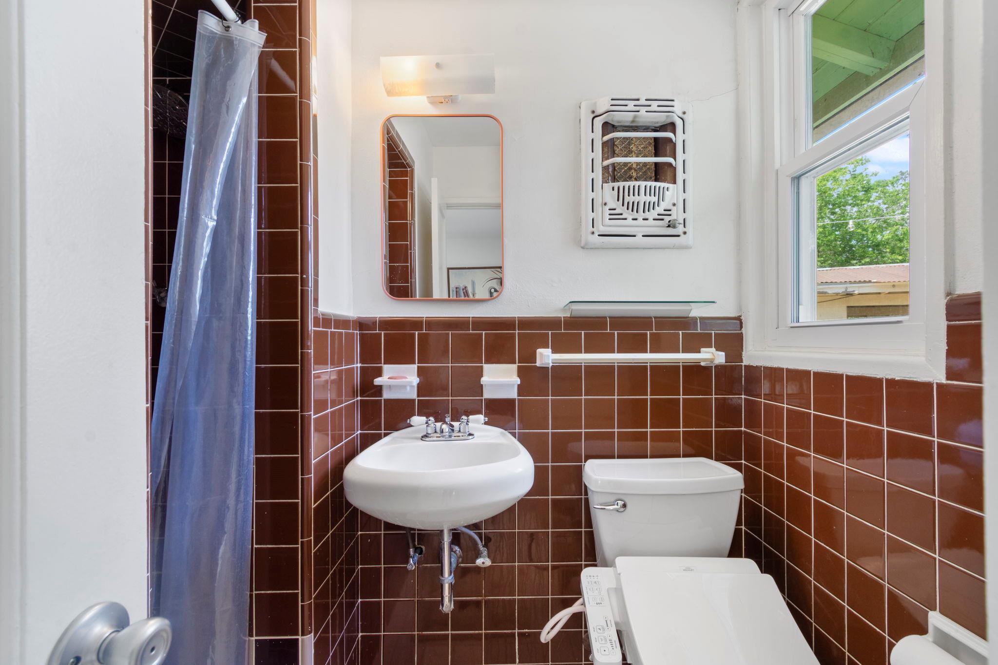 1610 Corona Dr, Austin, TX 78723