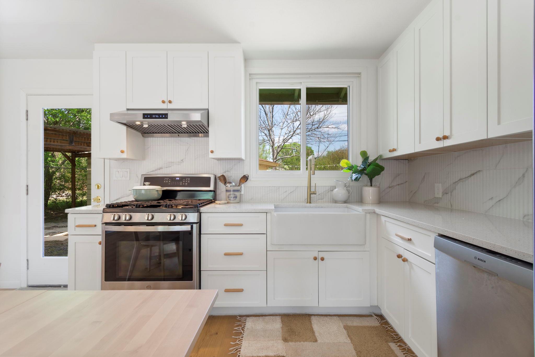 1610 Corona Dr, Austin, TX 78723