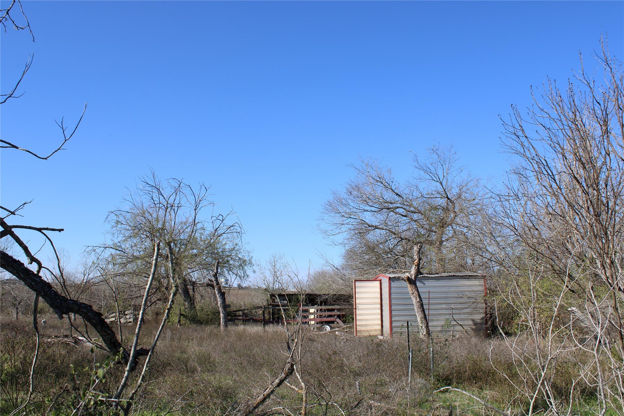 2742 W Kingsbury St, Seguin, TX 78155