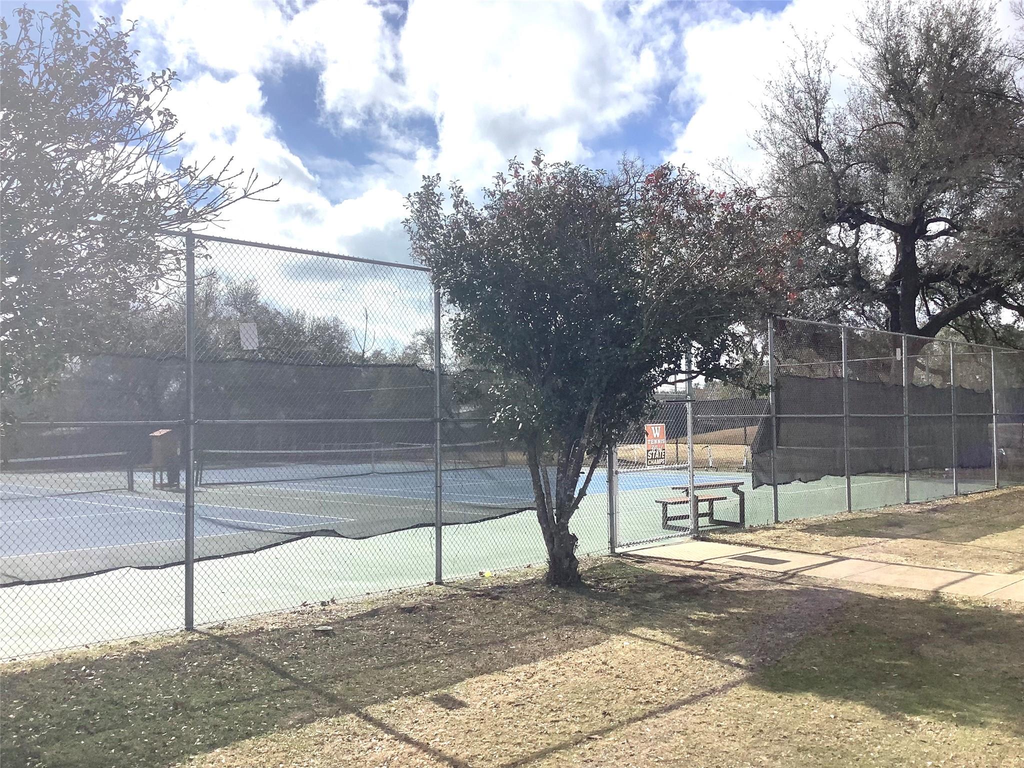 9016 Balcones Club Dr, Austin, TX 78750