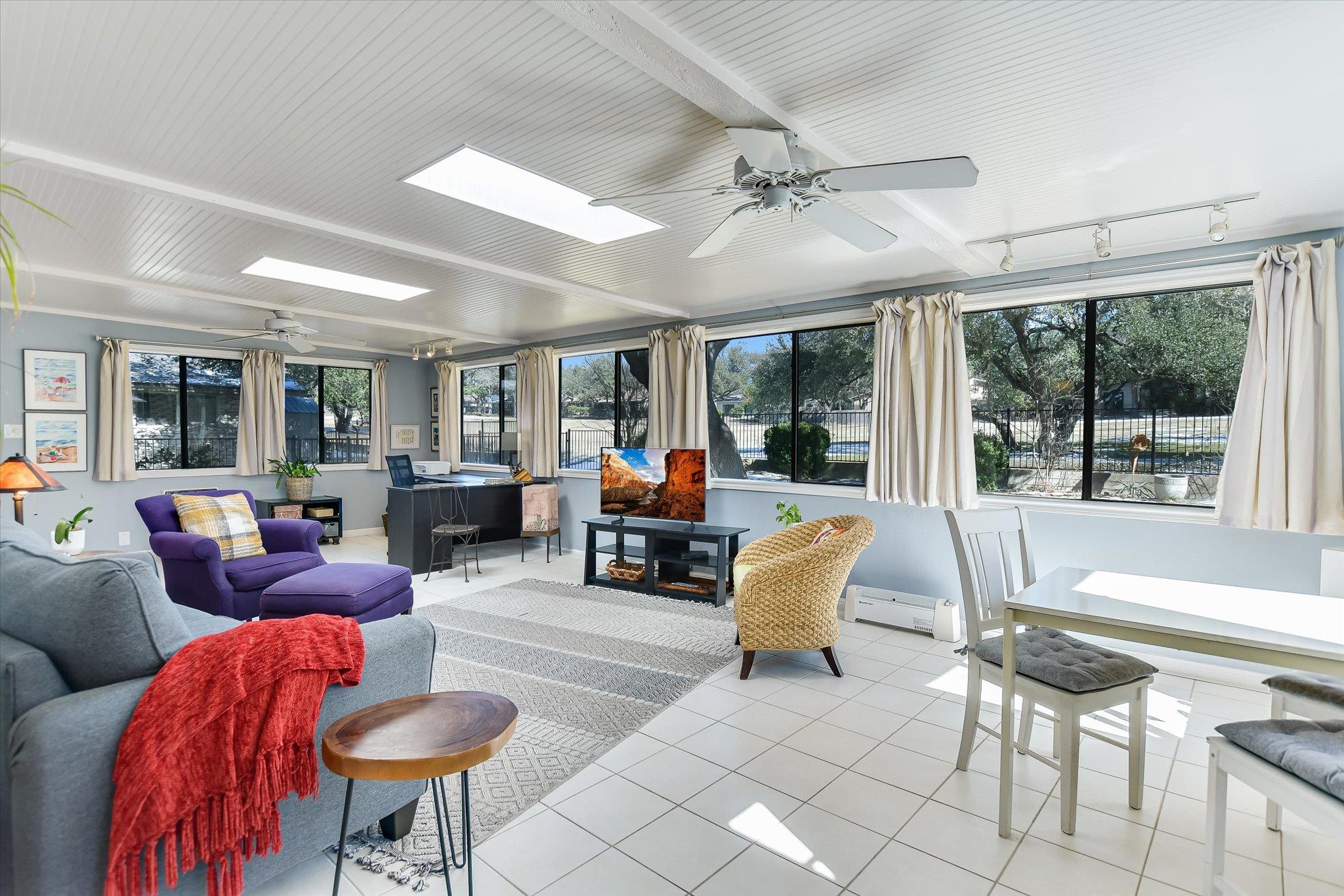 9016 Balcones Club Dr, Austin, TX 78750