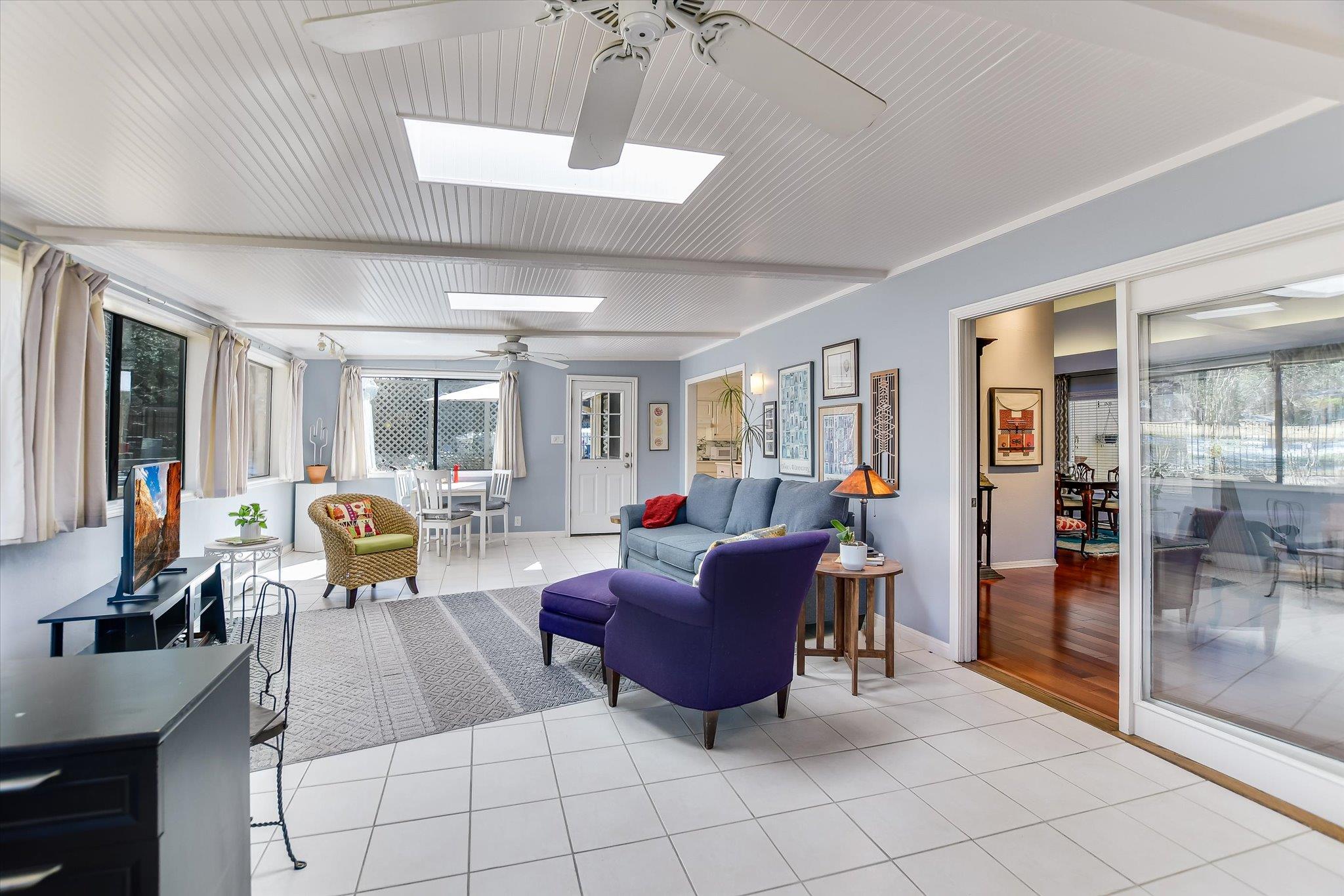 9016 Balcones Club Dr, Austin, TX 78750