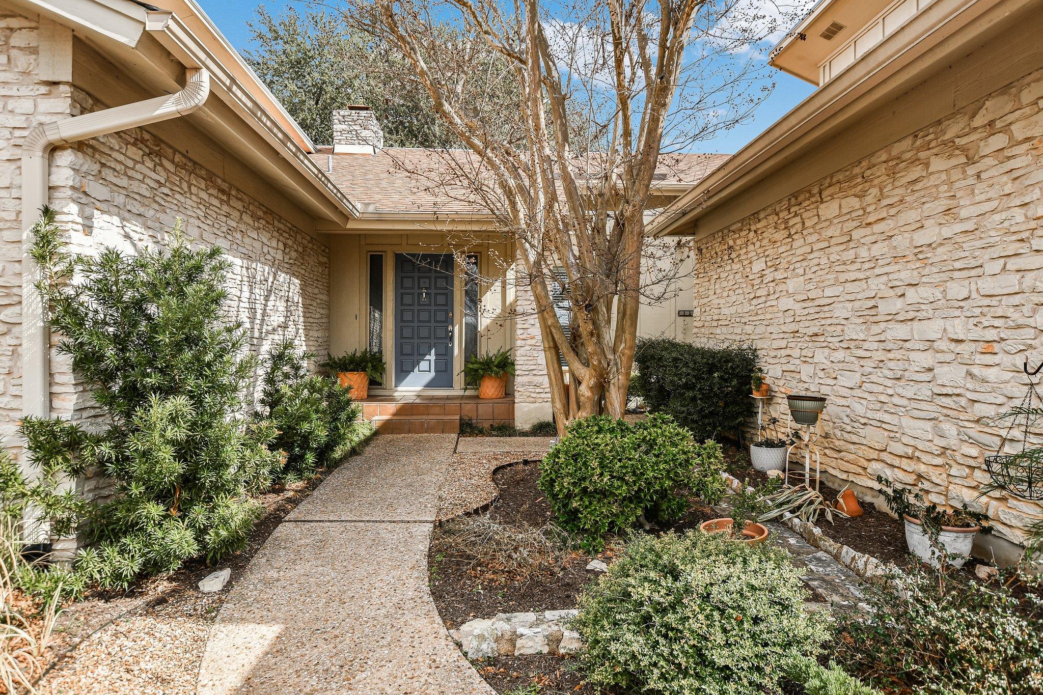 9016 Balcones Club Dr, Austin, TX 78750