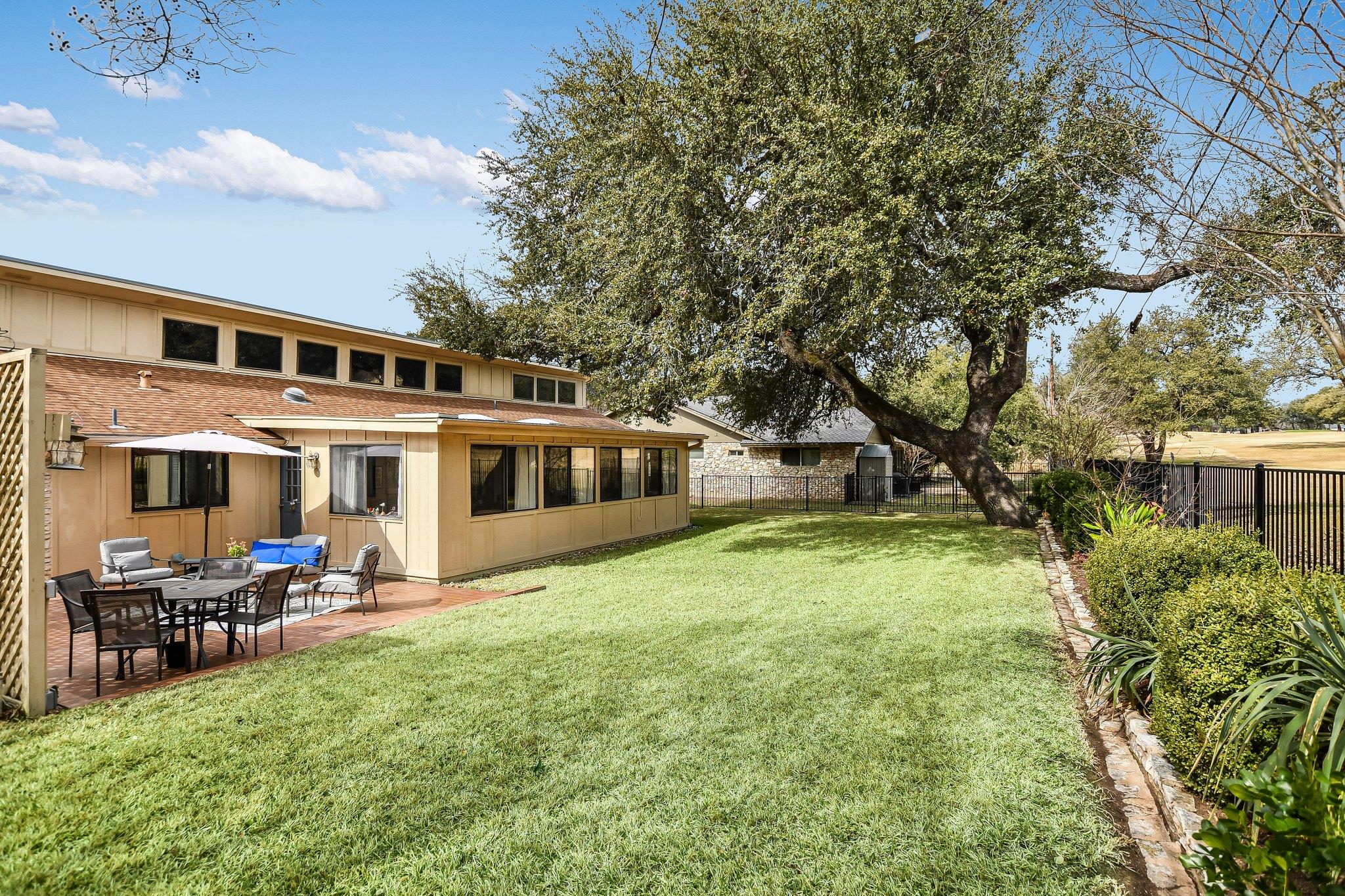 9016 Balcones Club Dr, Austin, TX 78750