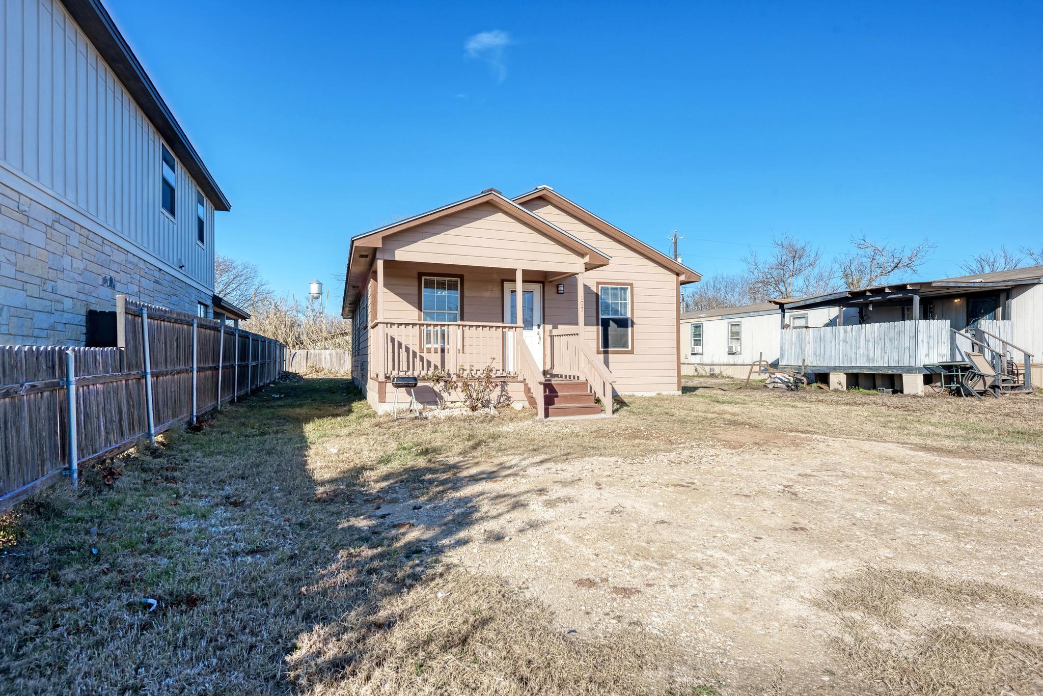 107 W Brenham St, Manor, TX 78653