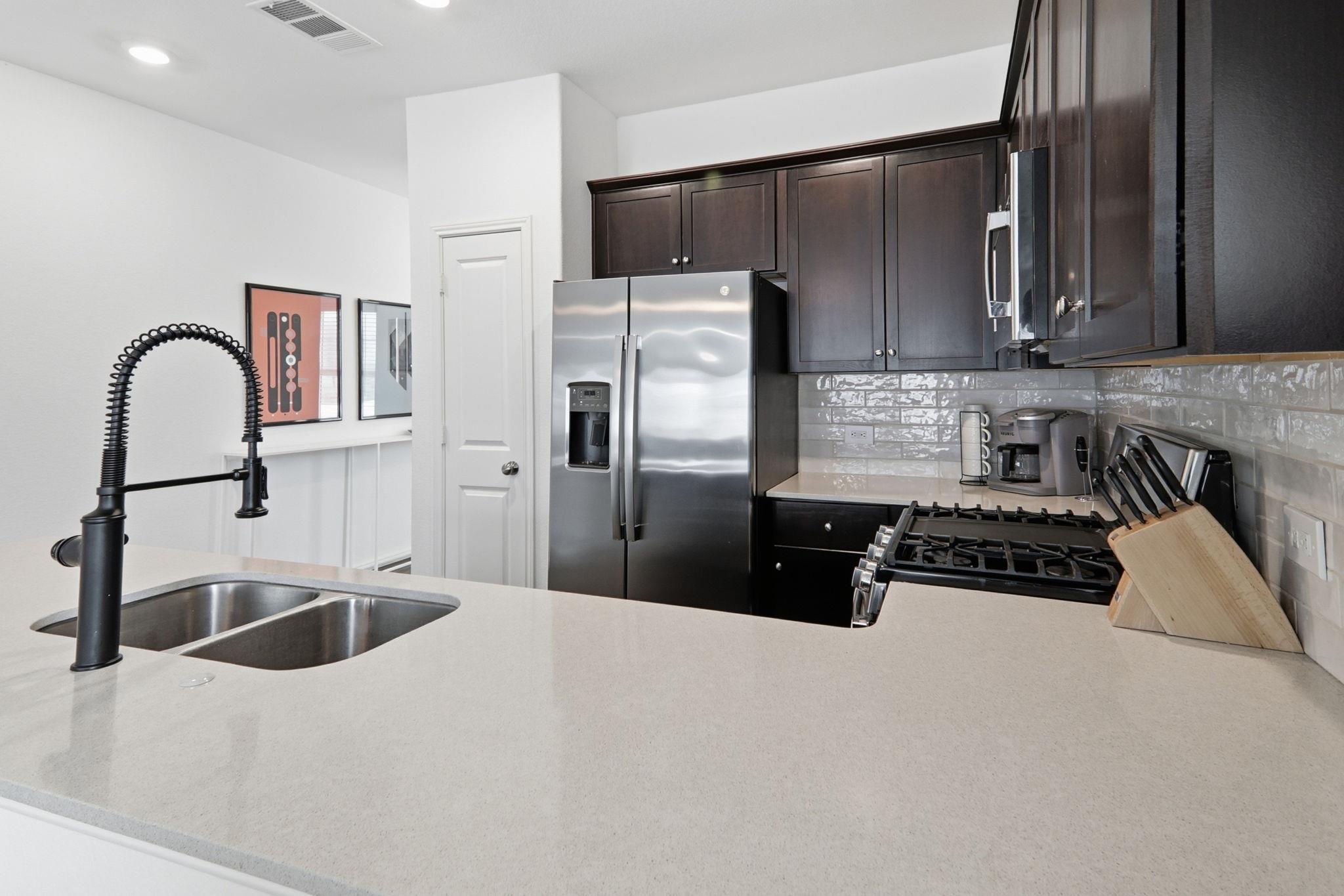 1200 Rio Frio Ln, Georgetown, TX 78626