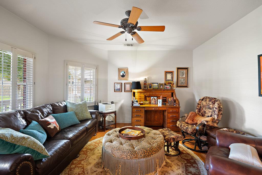 104 River Ranch Rd, Kingsland, TX 78639