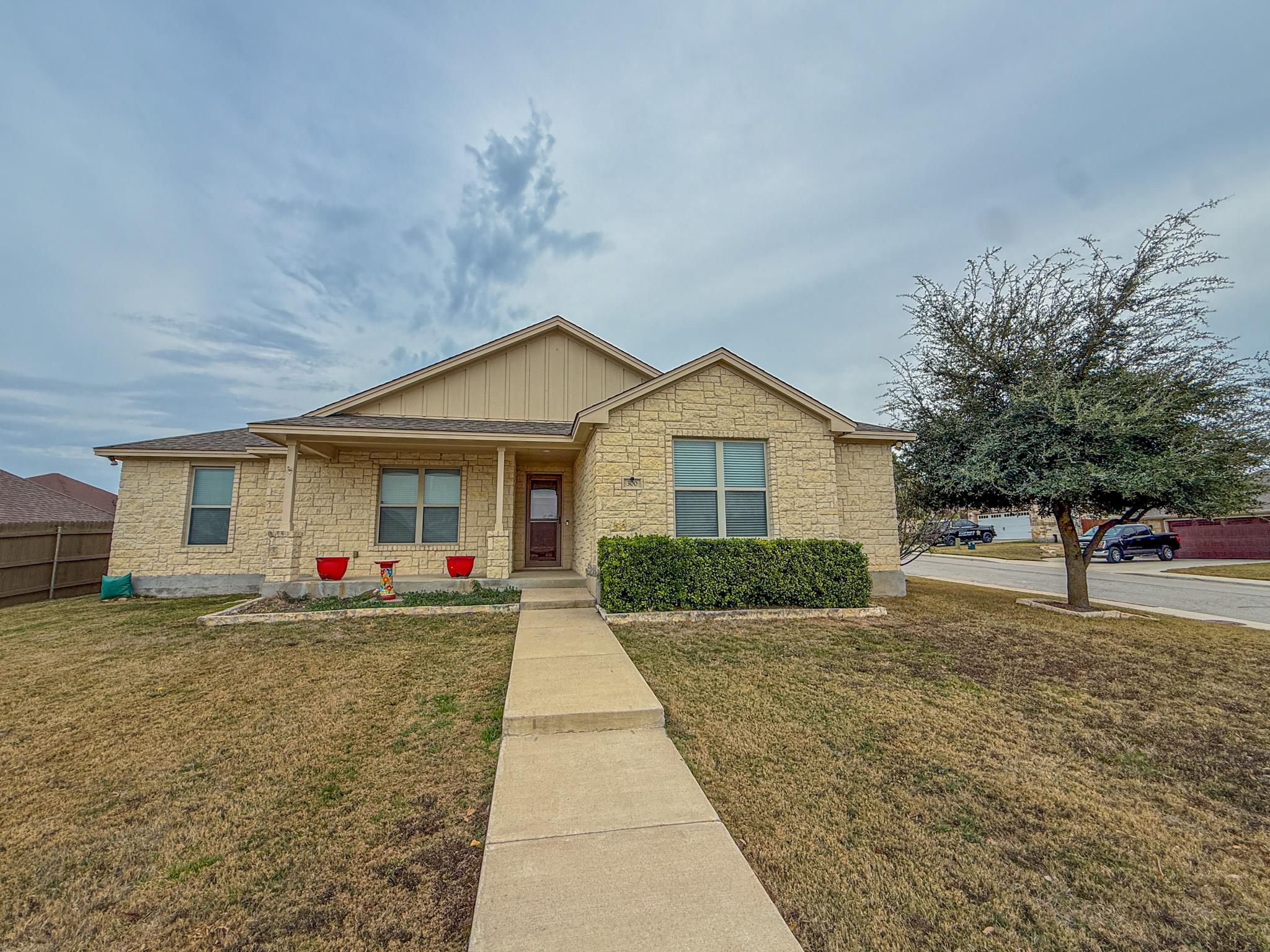 300 Western Sky Trl, Jarrell, TX 76537