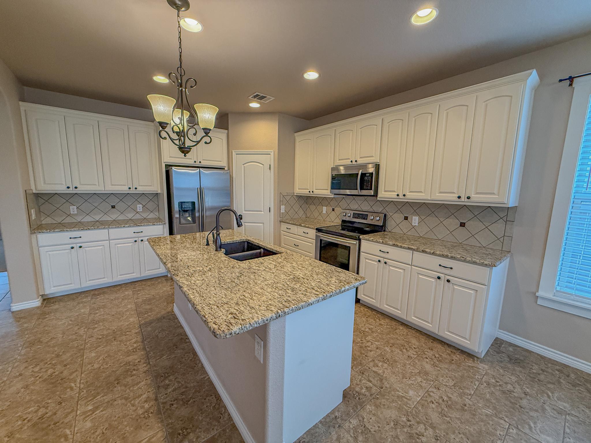 300 Western Sky Trl, Jarrell, TX 76537