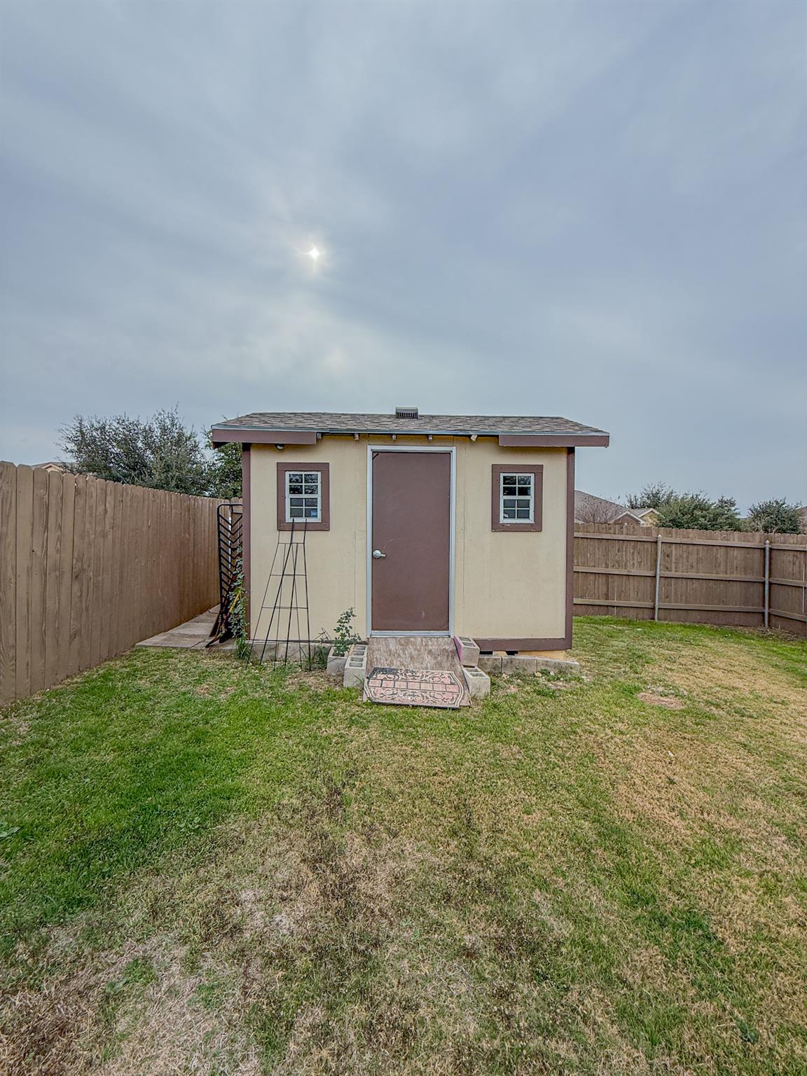 300 Western Sky Trl, Jarrell, TX 76537