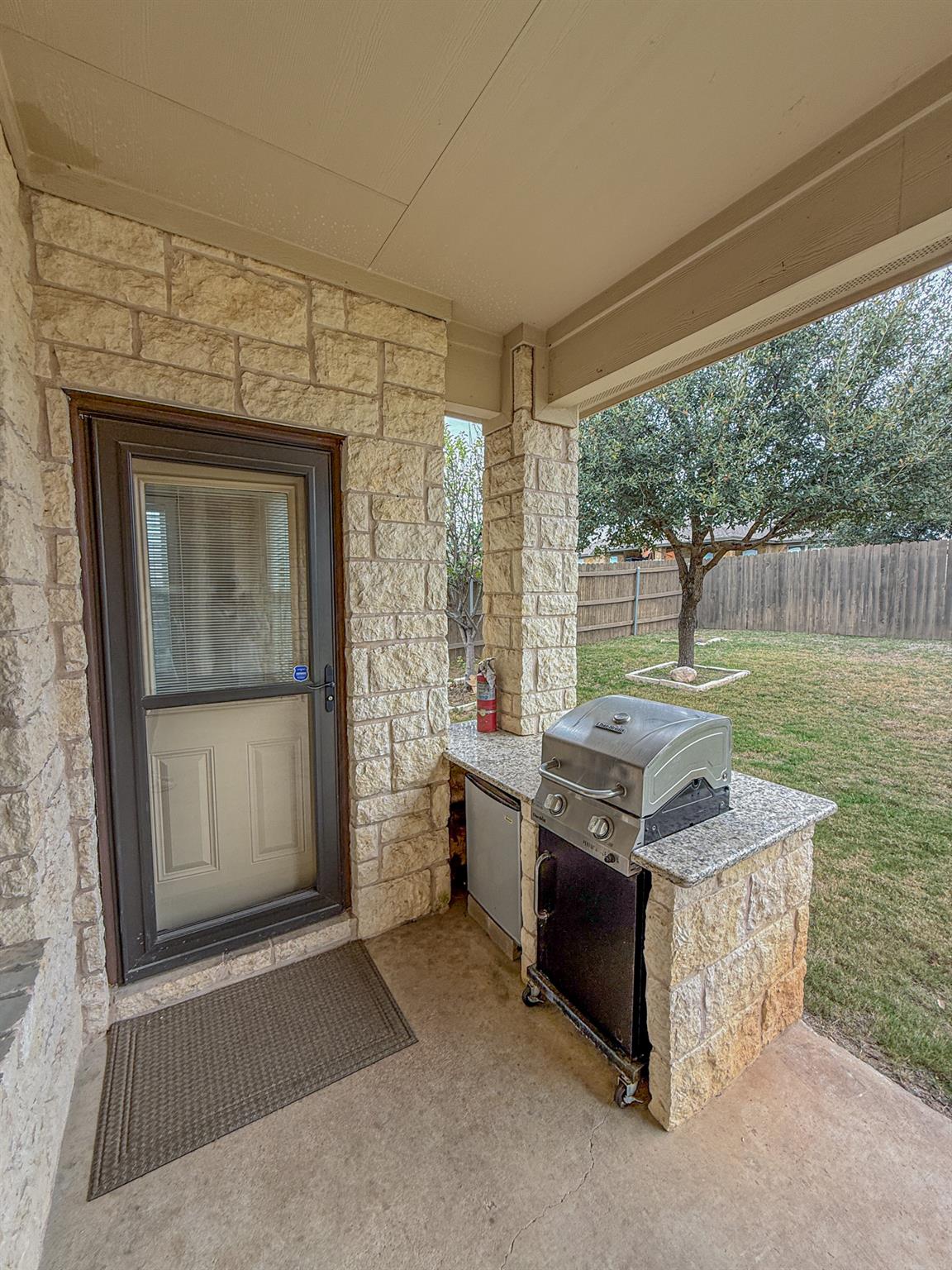 300 Western Sky Trl, Jarrell, TX 76537