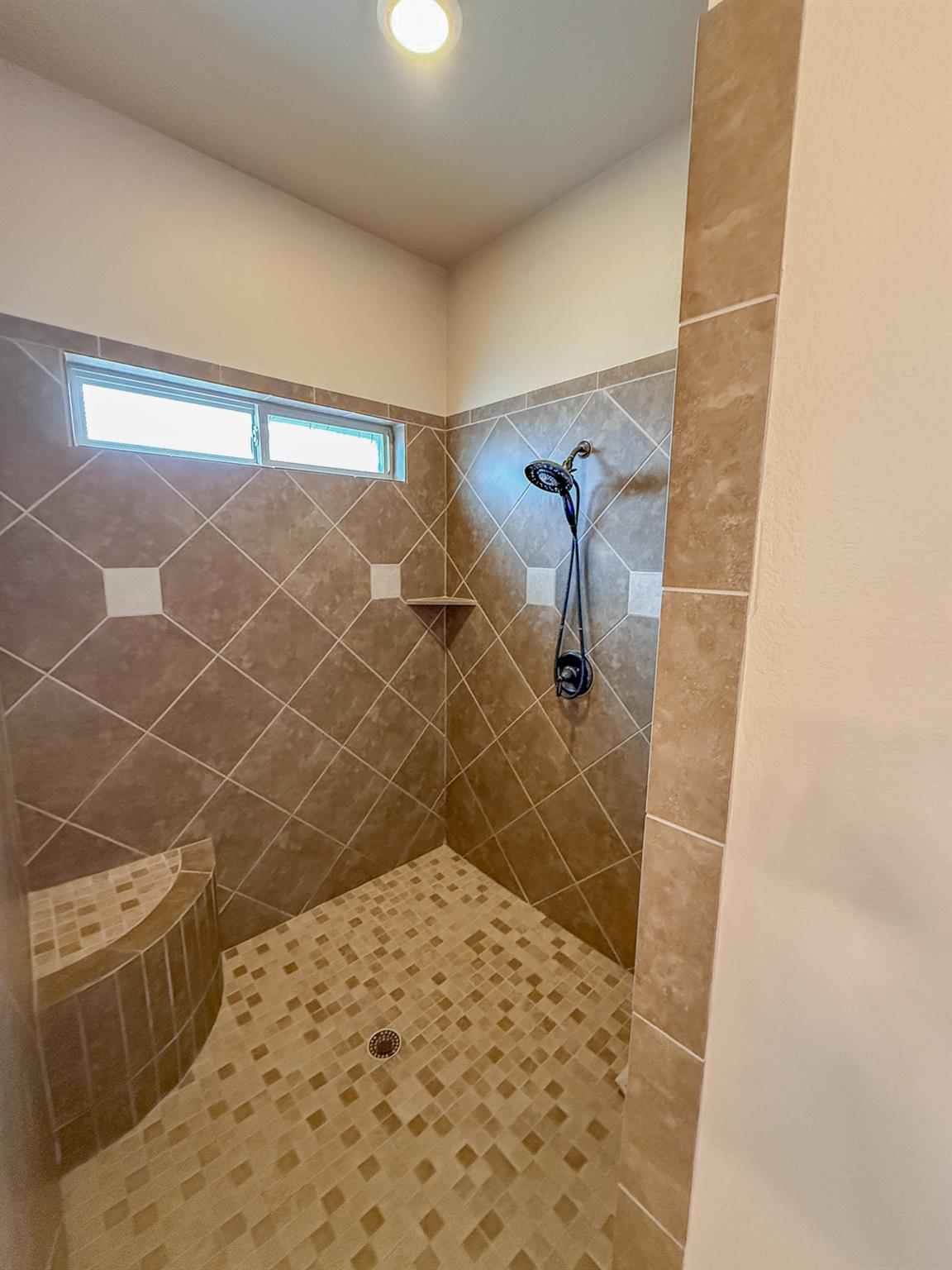 300 Western Sky Trl, Jarrell, TX 76537