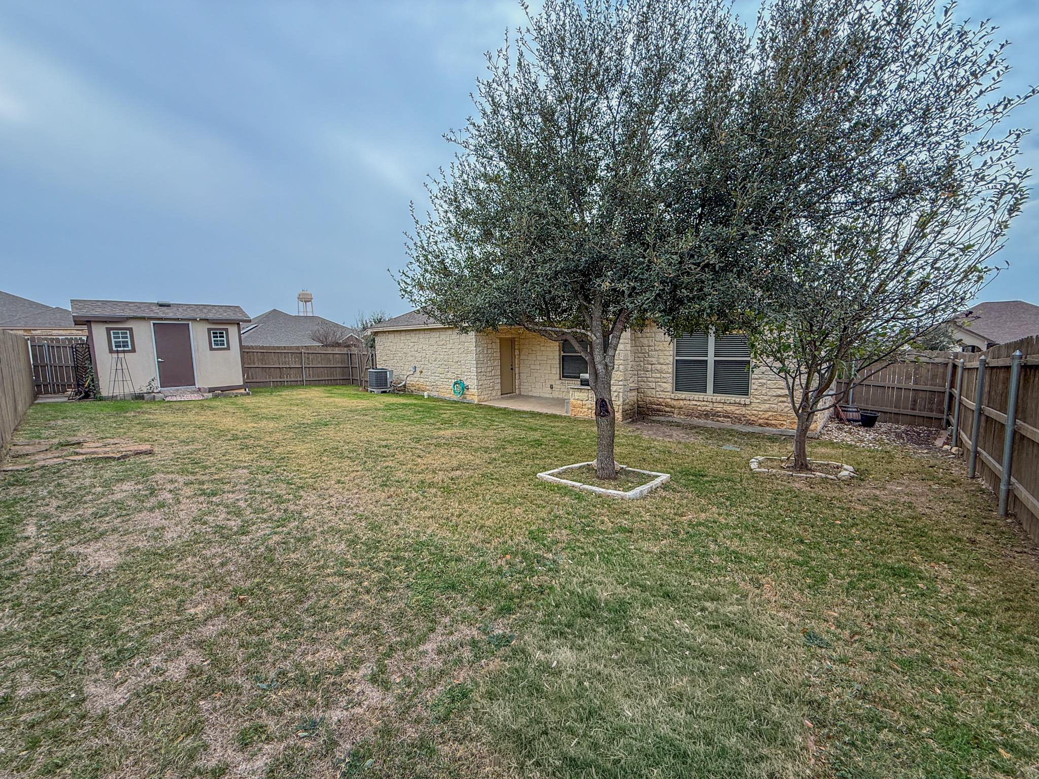 300 Western Sky Trl, Jarrell, TX 76537