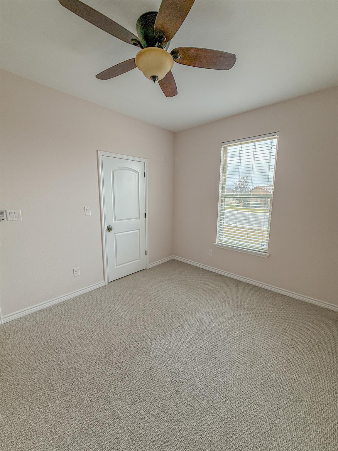 300 Western Sky Trl, Jarrell, TX 76537