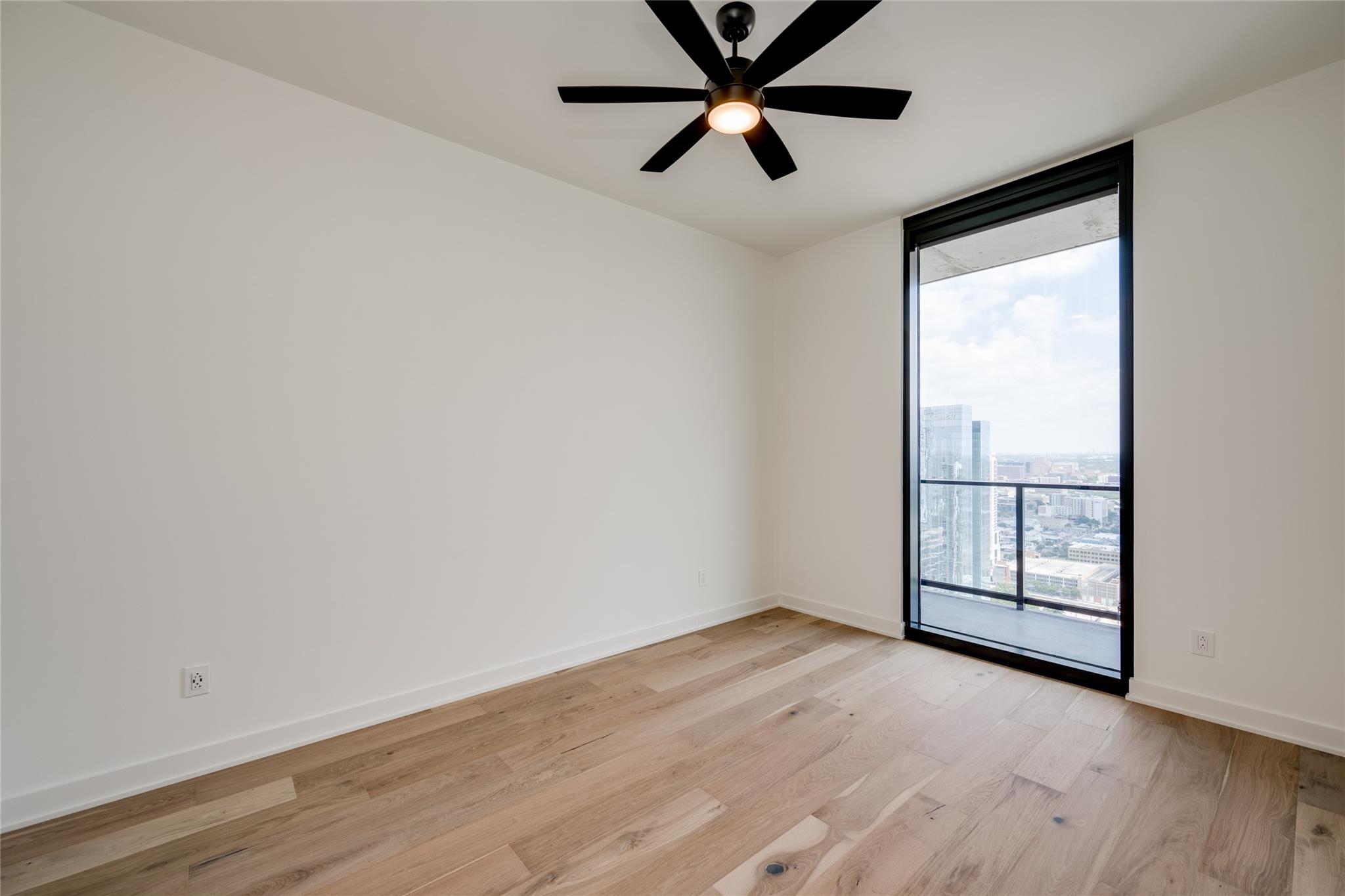 84 East Ave # 3703, Austin, TX 78701