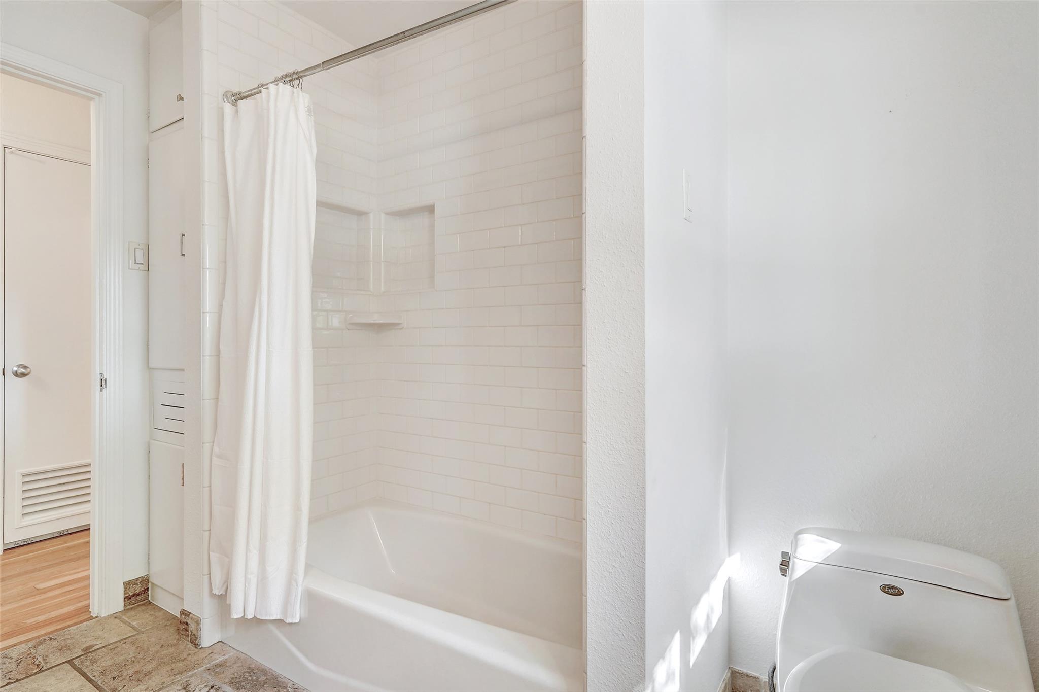 4914 Strass Dr, Austin, TX 78731