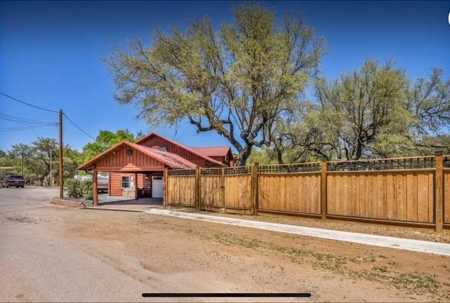 205 Pierce Dr, Kingsland, TX 78639