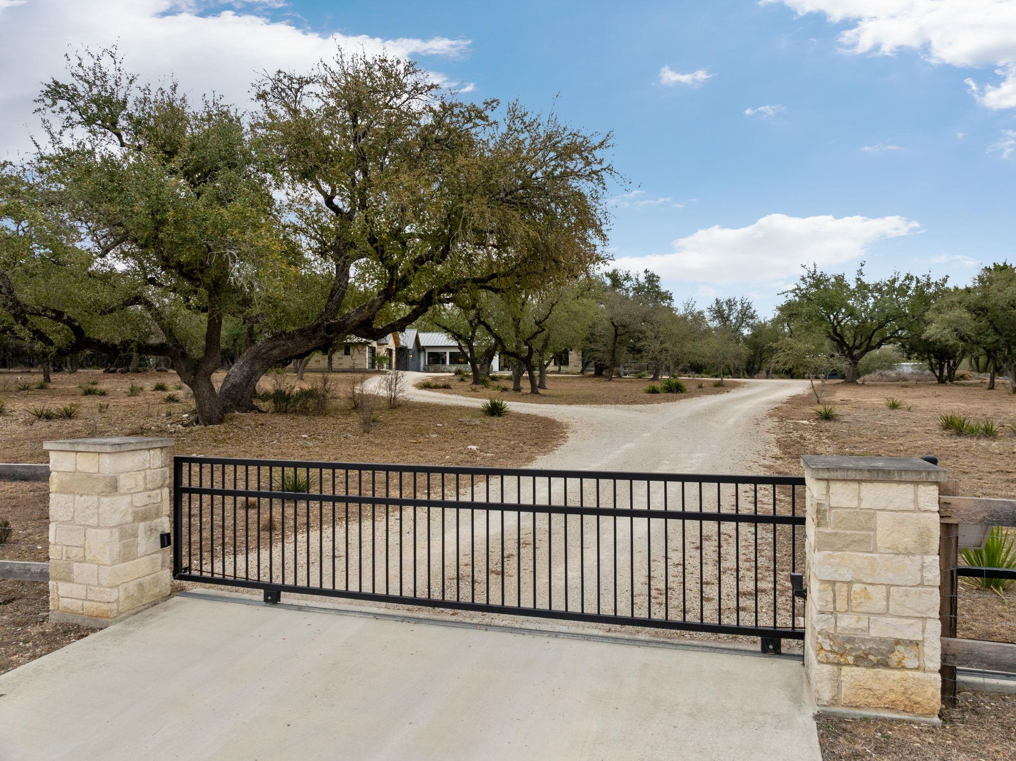 5675 Mustang Valley Trl, Wimberley, TX 78676