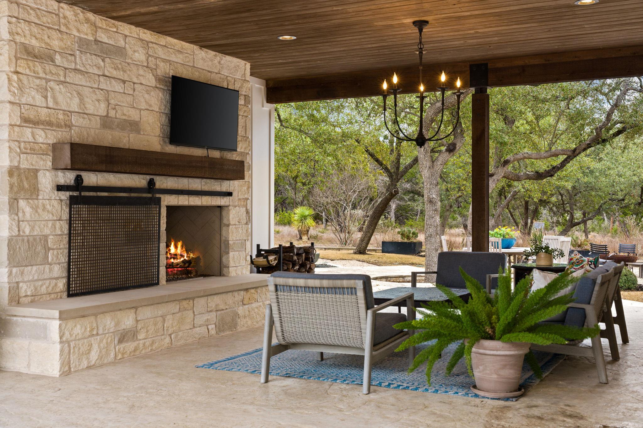 5675 Mustang Valley Trl, Wimberley, TX 78676