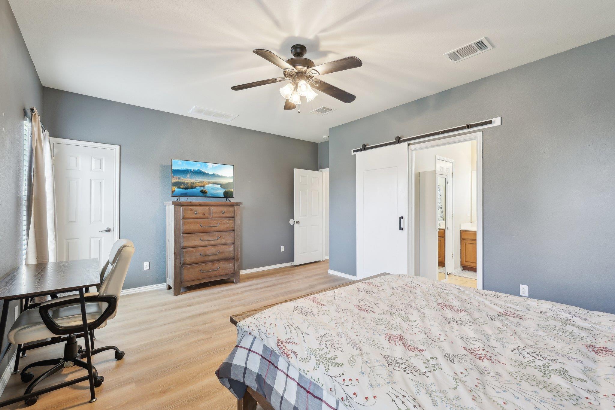 211 Almquist St, Hutto, TX 78634