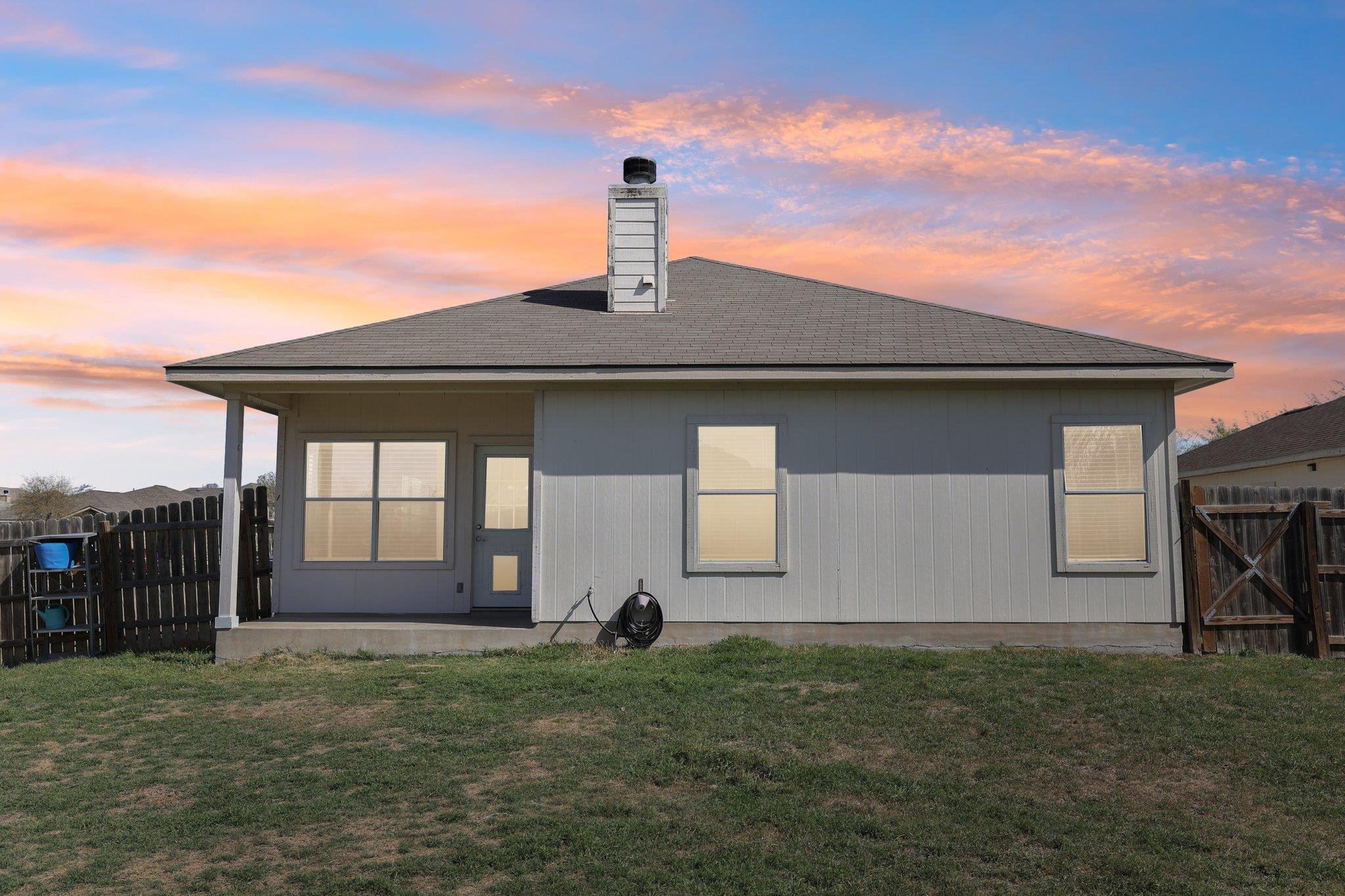 211 Almquist St, Hutto, TX 78634