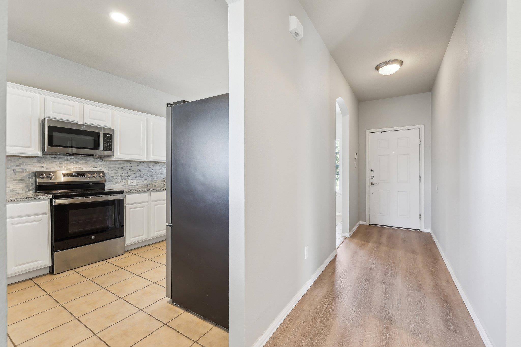 211 Almquist St, Hutto, TX 78634