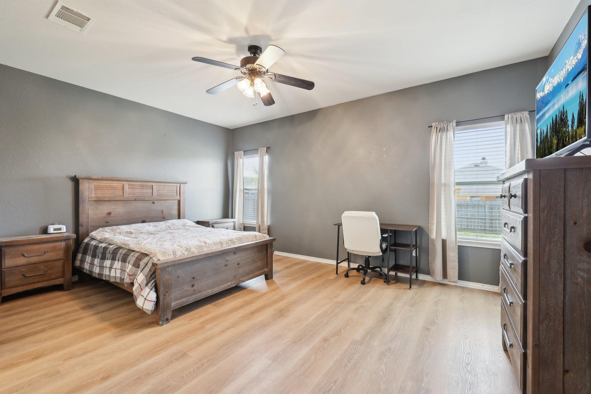 211 Almquist St, Hutto, TX 78634