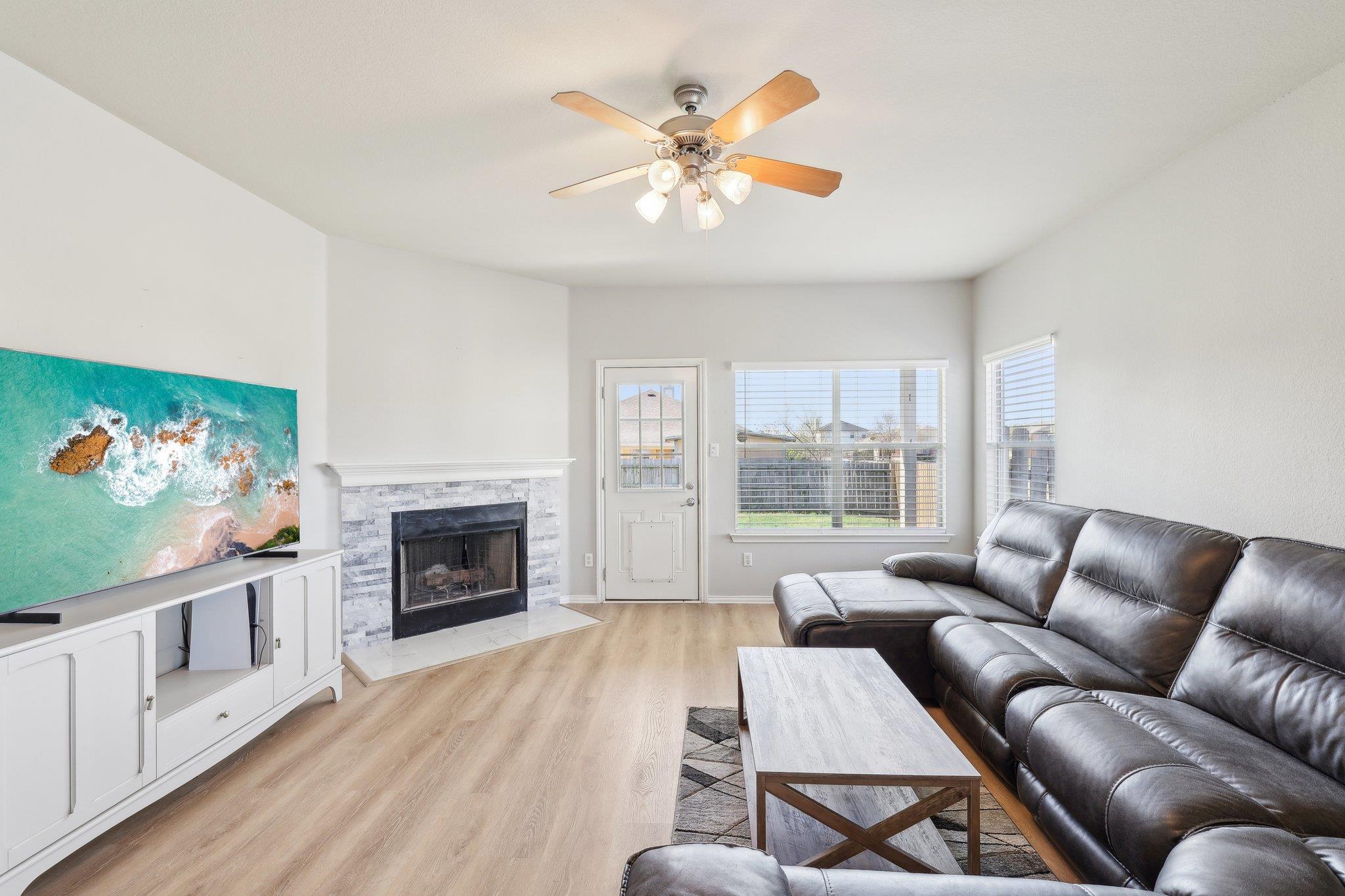 211 Almquist St, Hutto, TX 78634