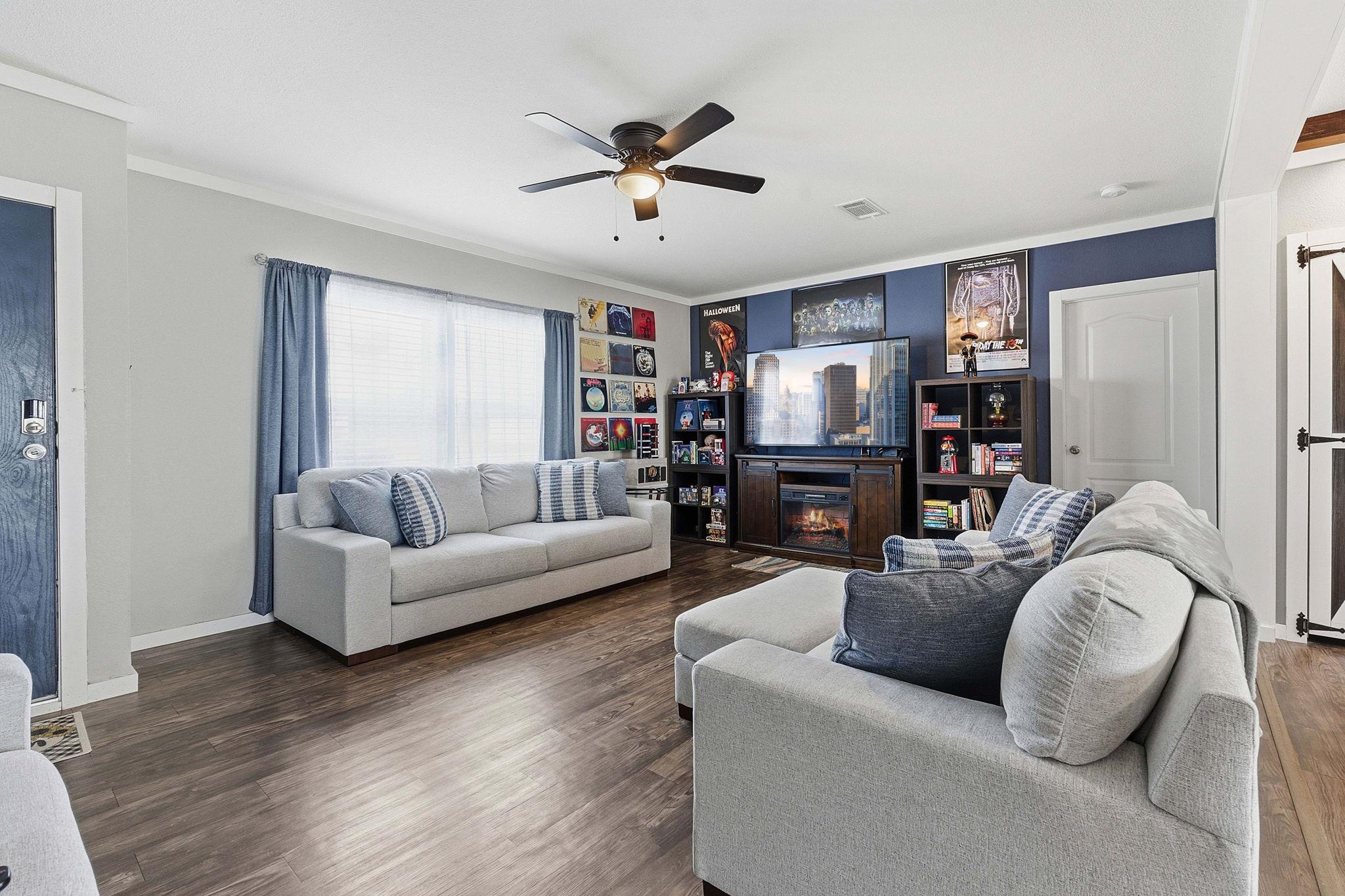 371 Lippe Ln, Niederwald, TX 78640