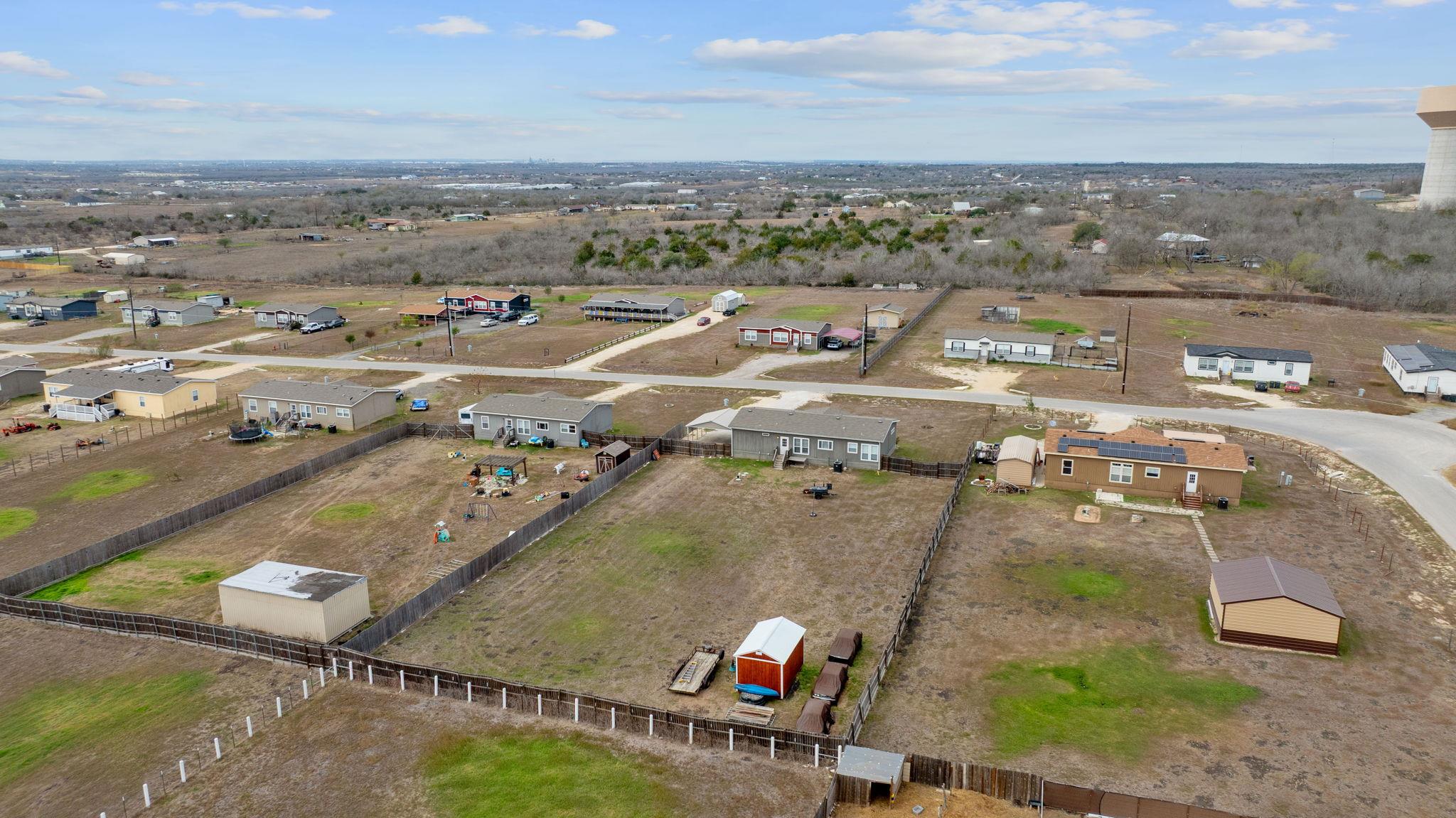 371 Lippe Ln, Niederwald, TX 78640