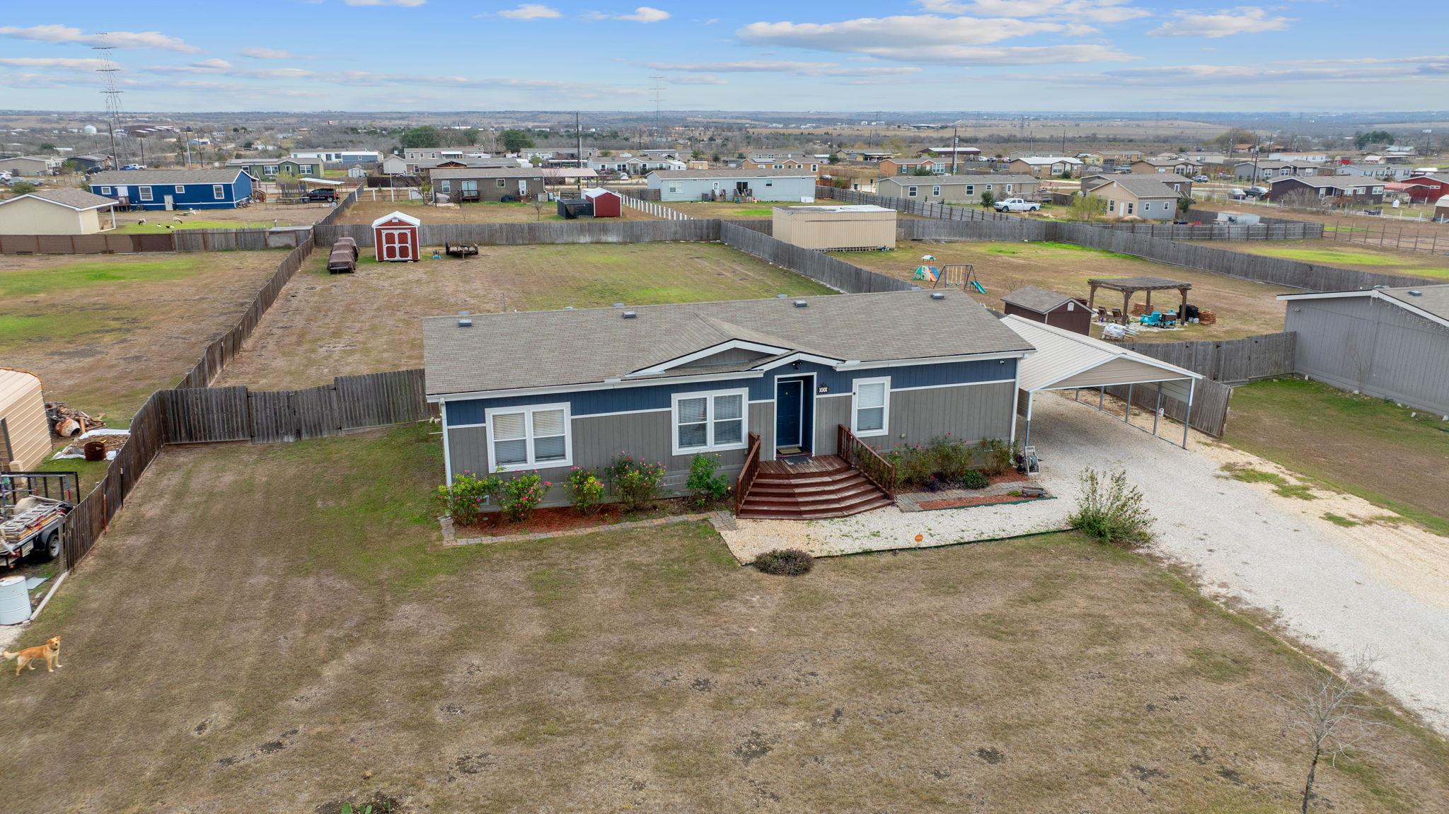 371 Lippe Ln, Niederwald, TX 78640