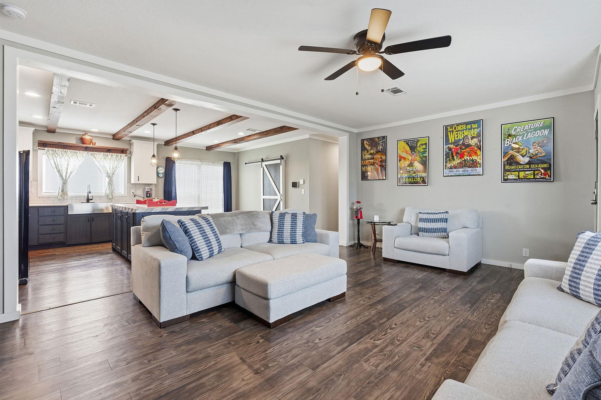 371 Lippe Ln, Niederwald, TX 78640