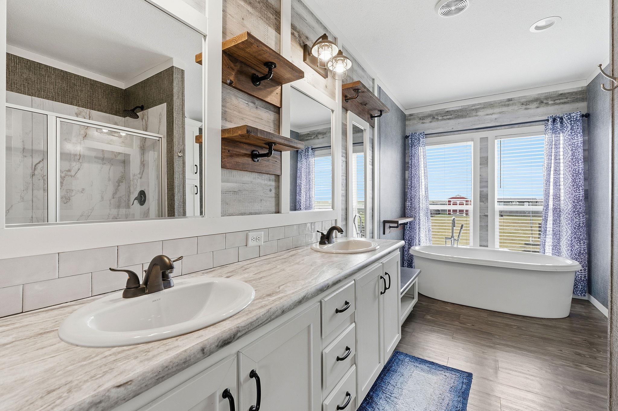 371 Lippe Ln, Niederwald, TX 78640