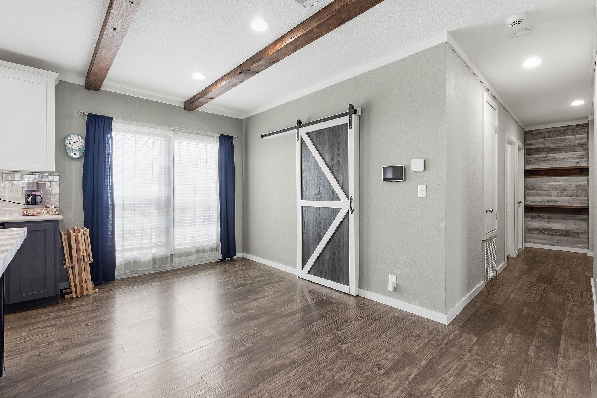 371 Lippe Ln, Niederwald, TX 78640