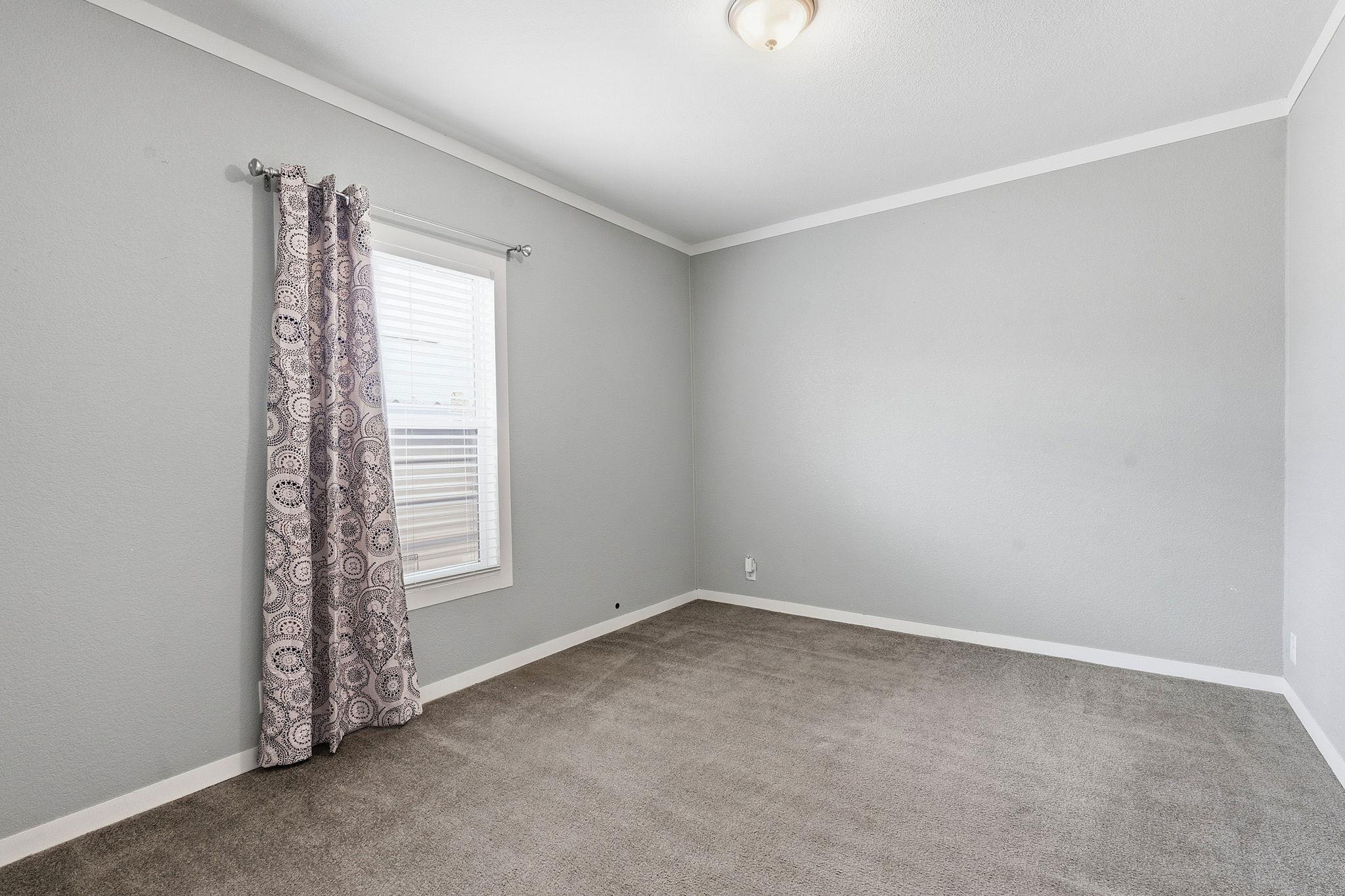 371 Lippe Ln, Niederwald, TX 78640