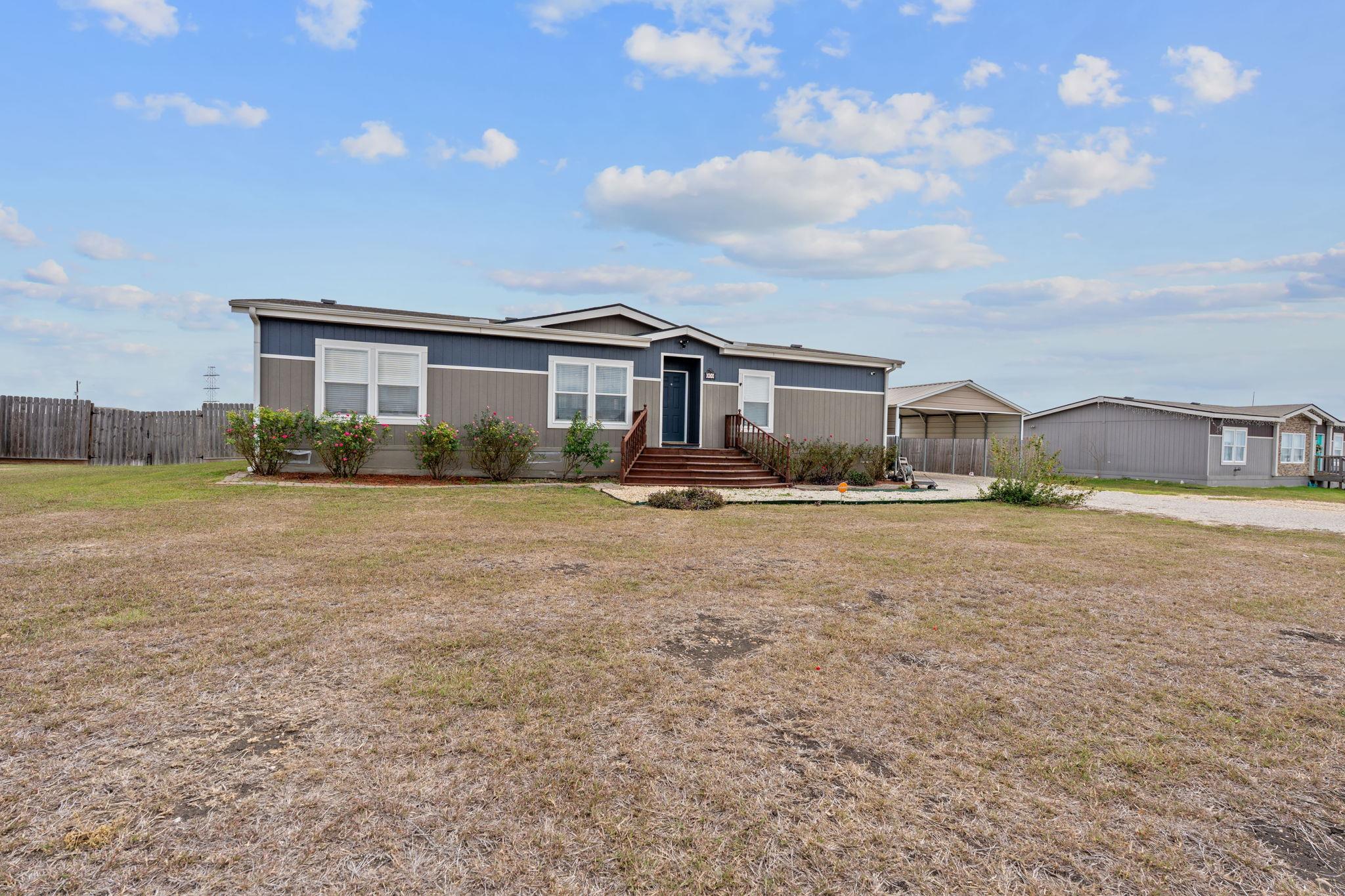 371 Lippe Ln, Niederwald, TX 78640