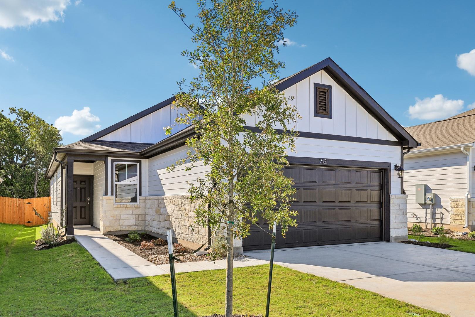 212 Bendecido Loop, Elgin, TX 78621