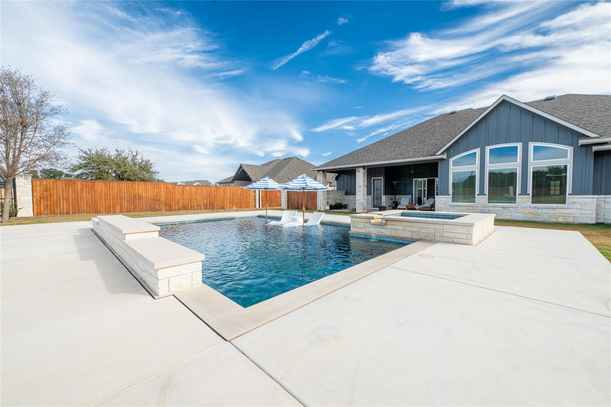 157 McNaughton Dr, Liberty Hill, TX 78642