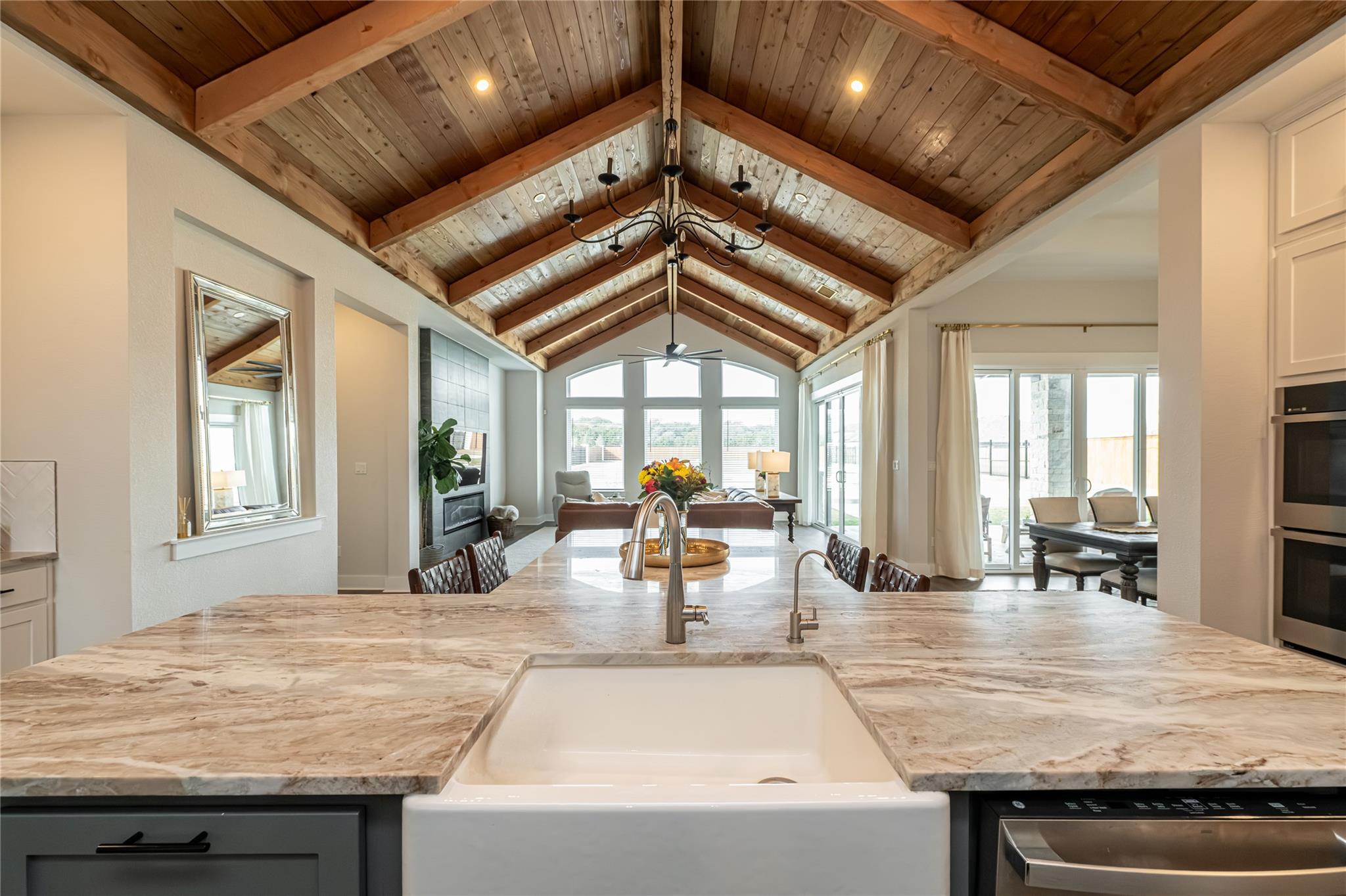 157 McNaughton Dr, Liberty Hill, TX 78642